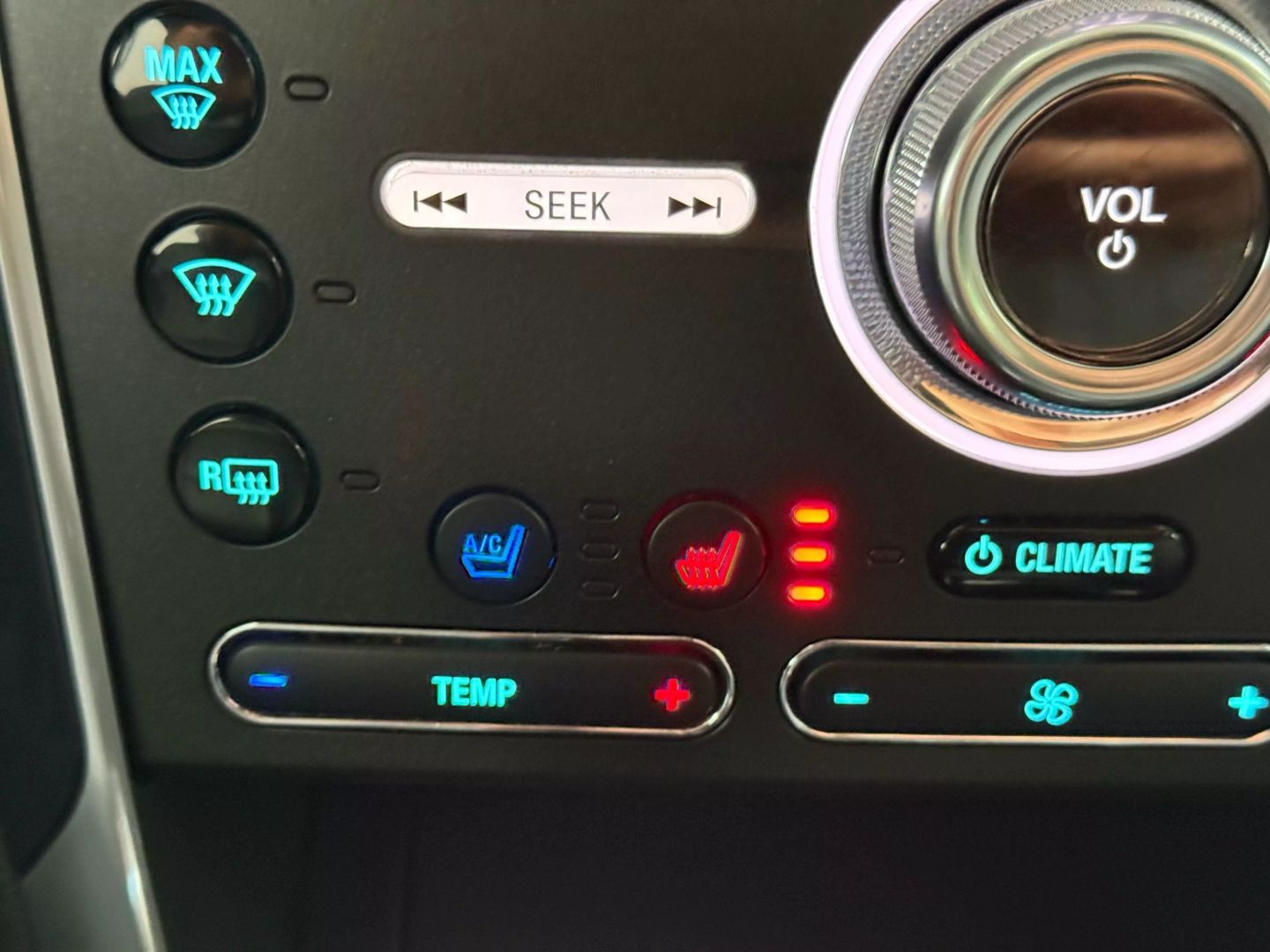 2018 Ford Explorer - Image 31