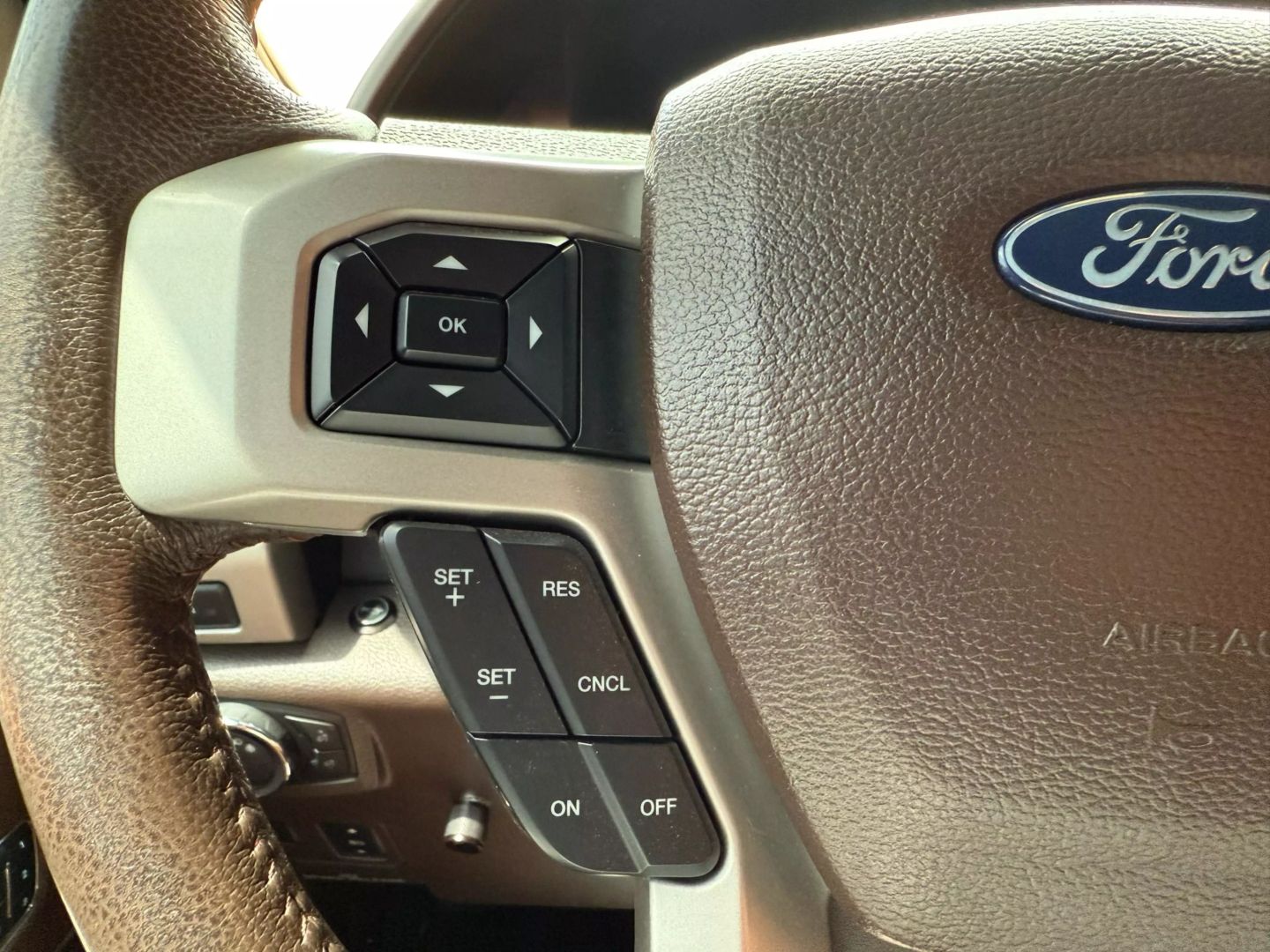 2018 Ford F250 Super Duty Crew Cab - Image 26