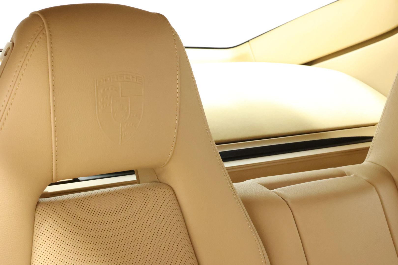 2014 Porsche Panamera - Image 82