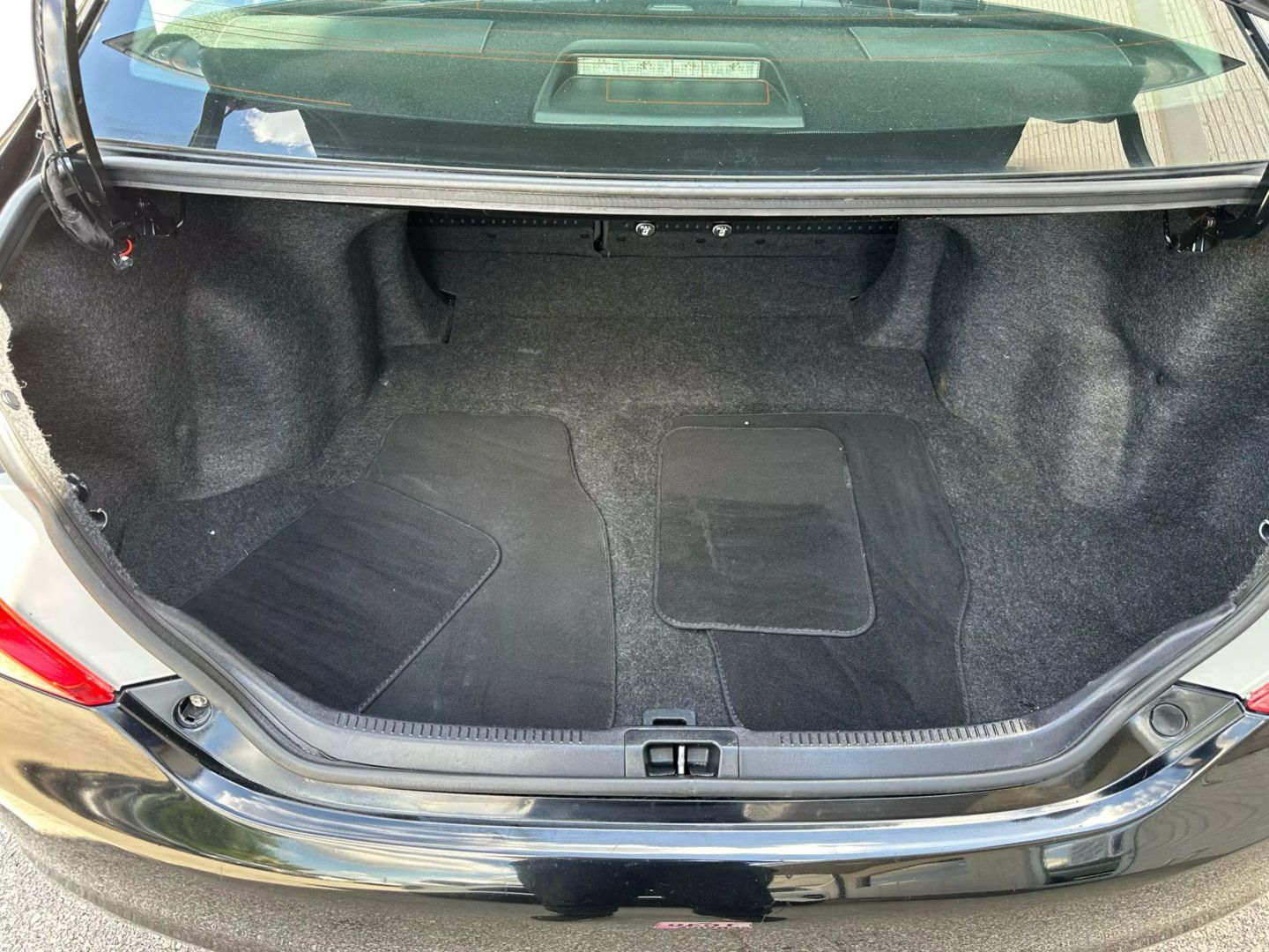 2014 Toyota Camry - Image 19