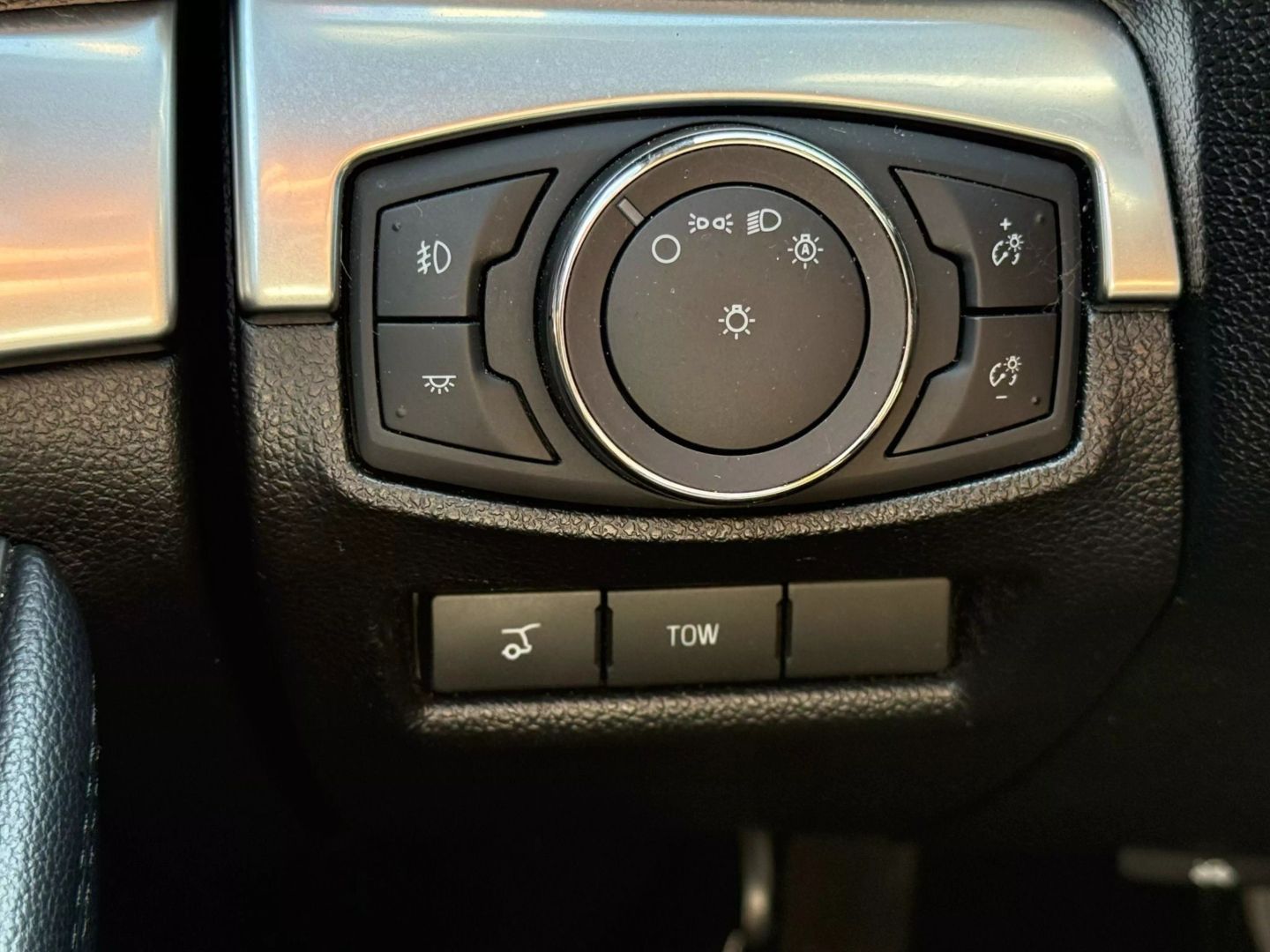 2019 Ford Explorer - Image 48