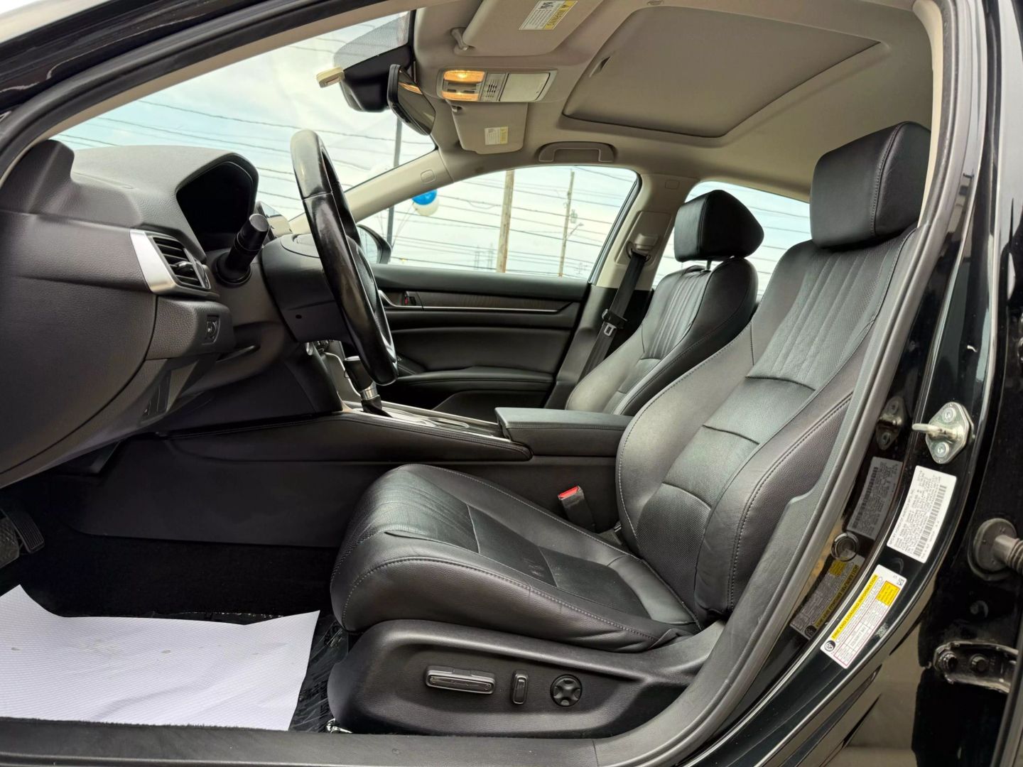 2019 Honda Accord - Image 18