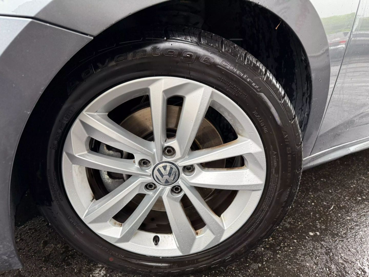 2021 Volkswagen Passat - Image 35