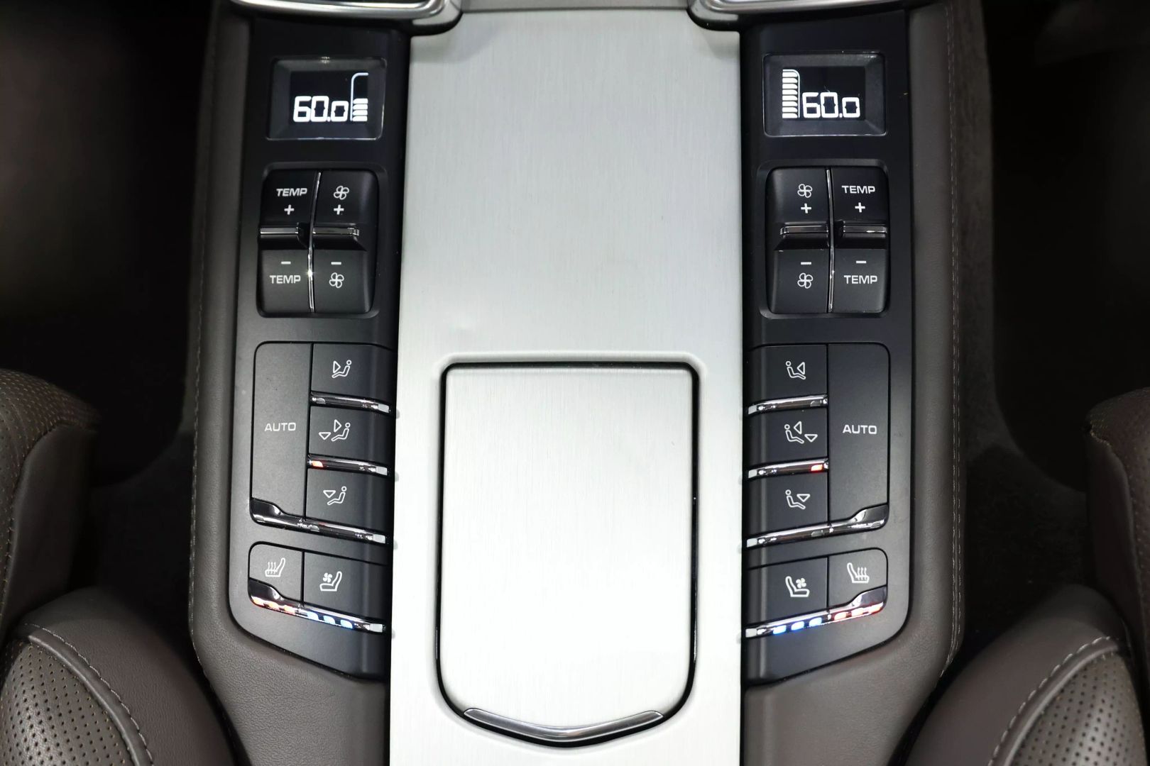 2014 Porsche Panamera - Image 98
