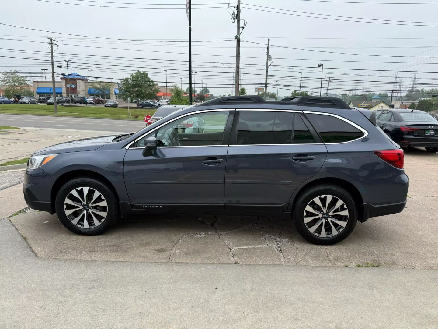 2017 Subaru Outback - Image 6
