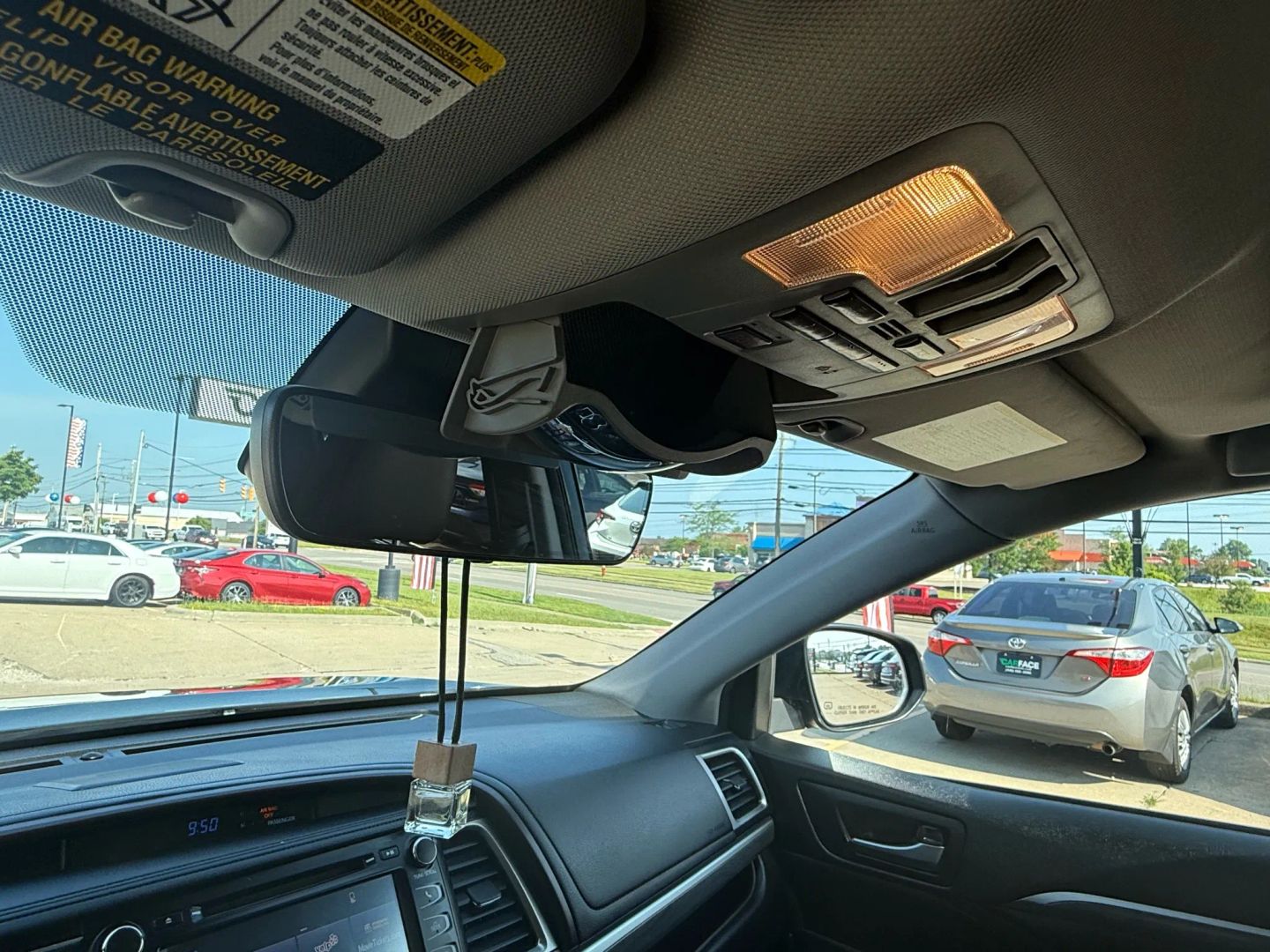 2018 Toyota Highlander - Image 53