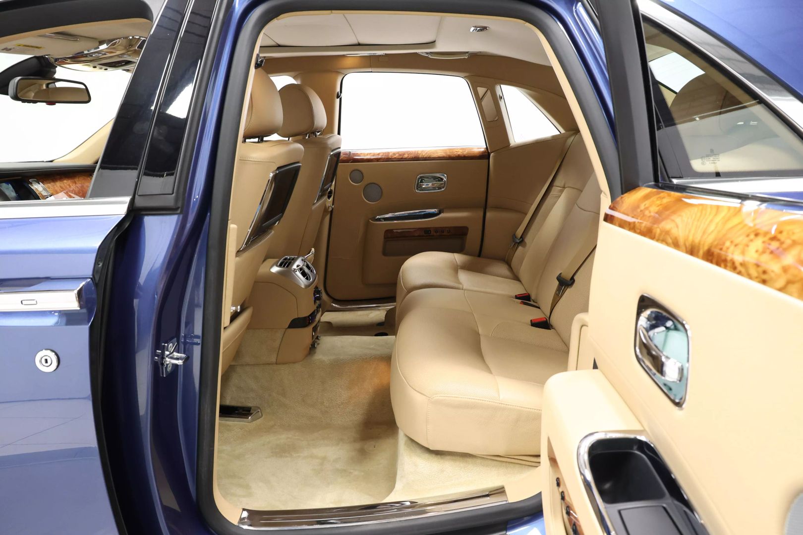 2010 Rolls-royce Ghost - Image 50