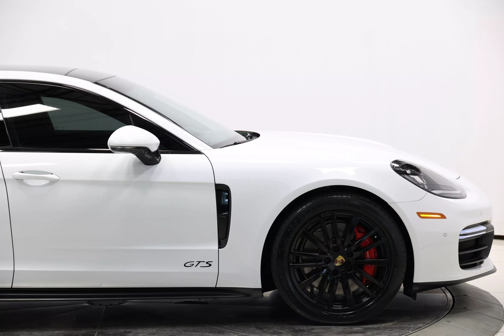 2020 Porsche Panamera - Image 73