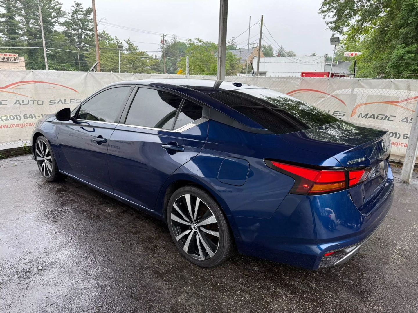2020 Nissan Altima - Image 13