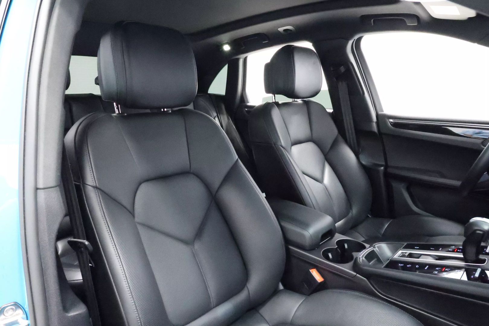 2022 Porsche Macan - Image 84