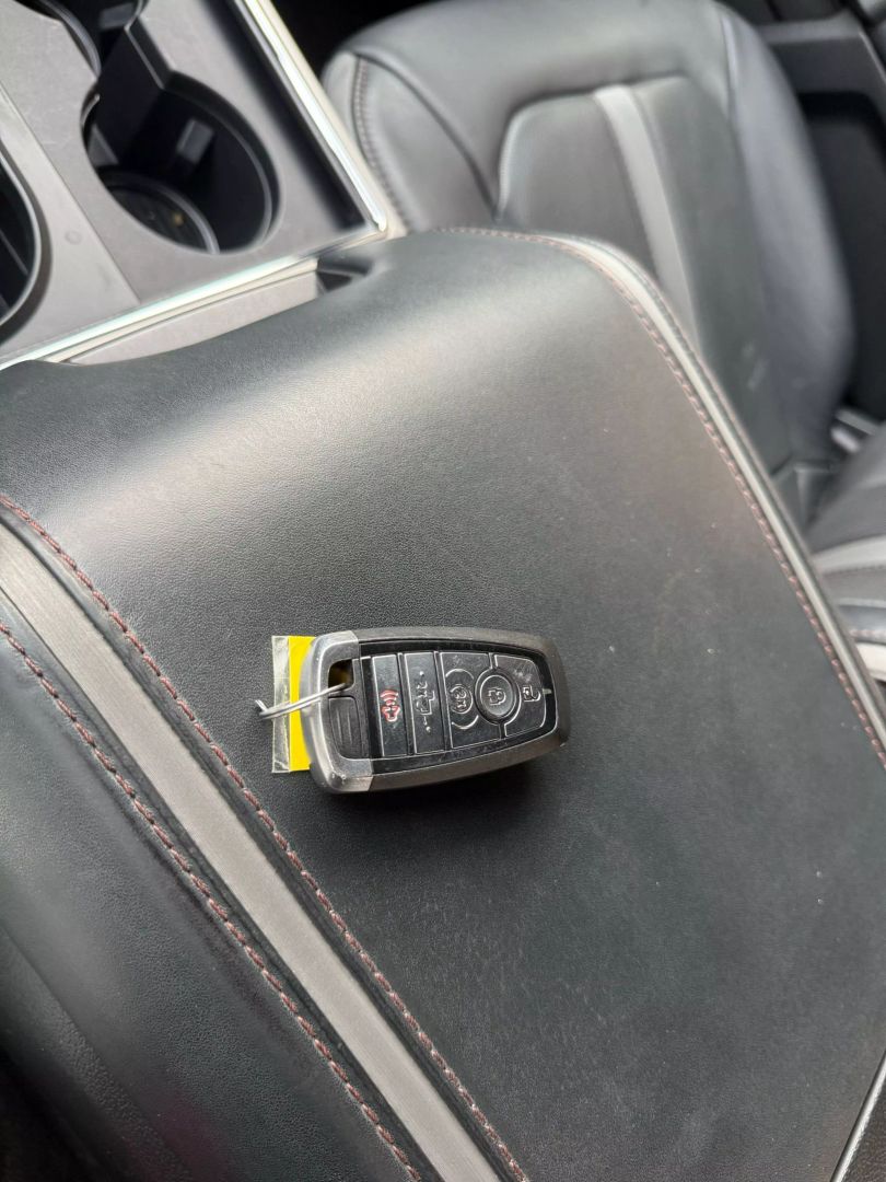 2019 Ford F350 Super Duty Crew Cab - Image 38