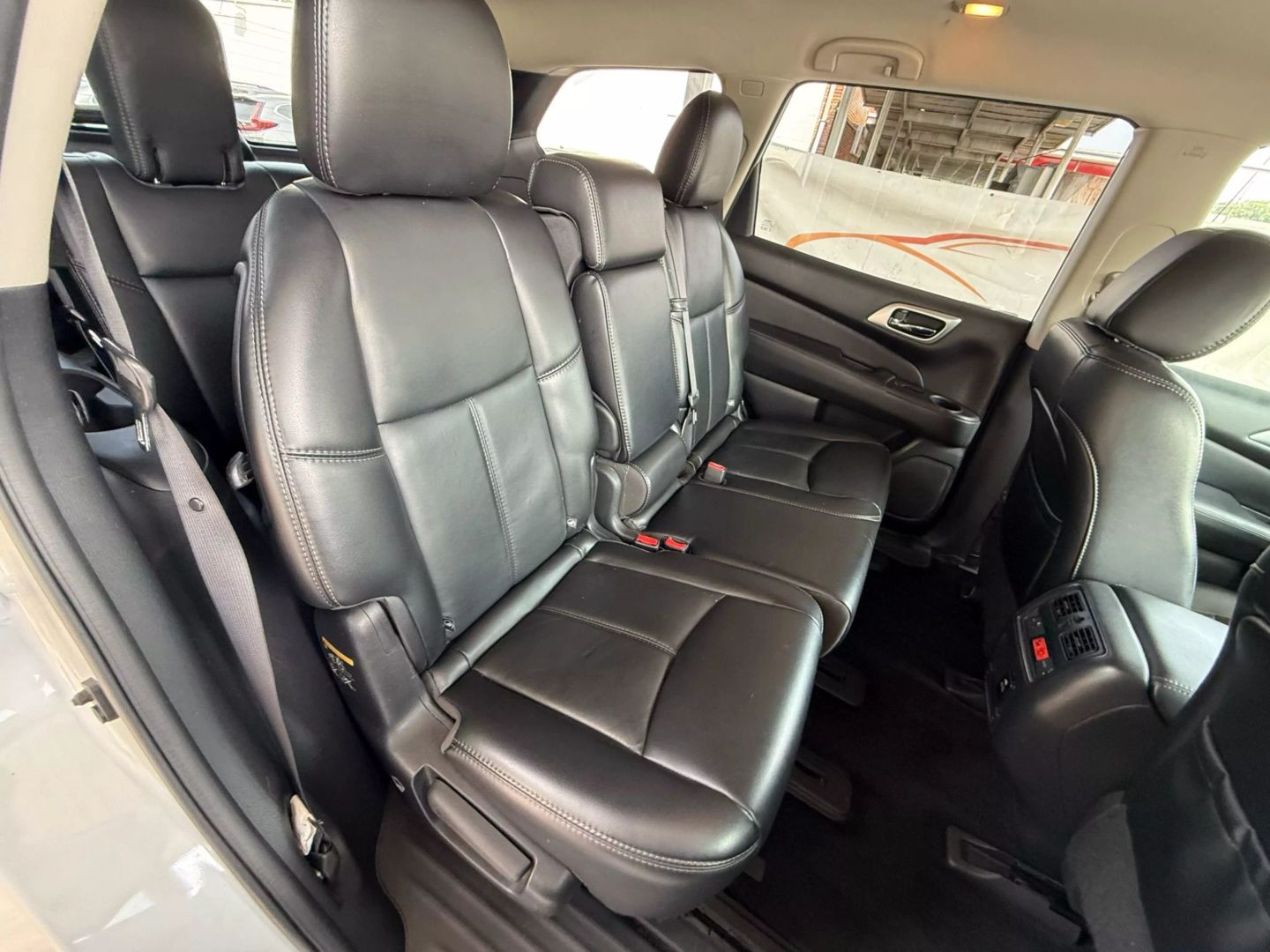 2017 Nissan Pathfinder - Image 24