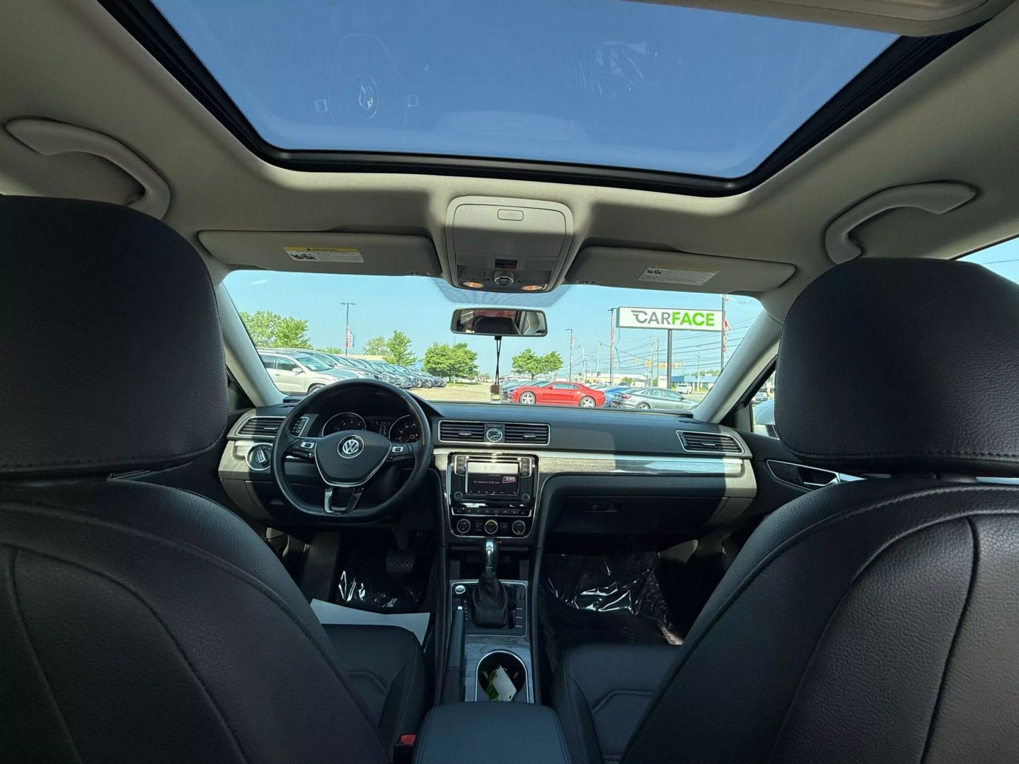 2017 Volkswagen Passat - Image 25