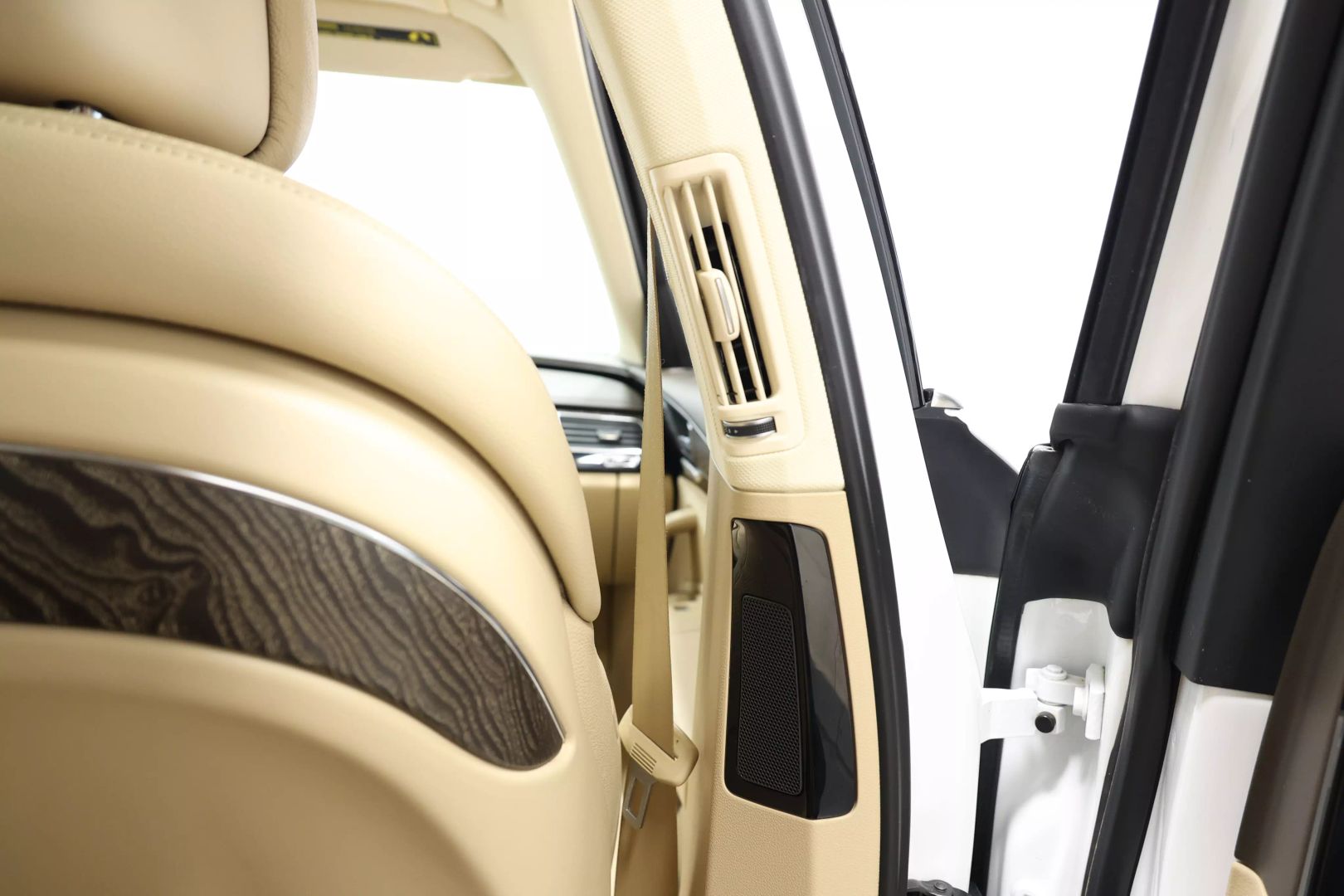 2015 Audi A8 - Image 91