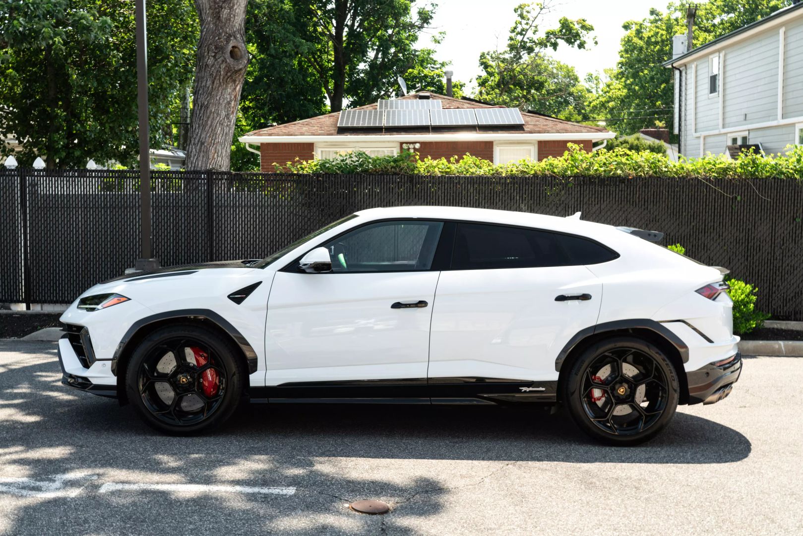 2024 Lamborghini Urus - Image 14
