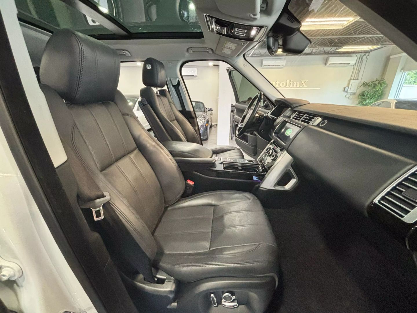 2017 Land Rover Range Rover Hse Sport Utility 4d - Image 20