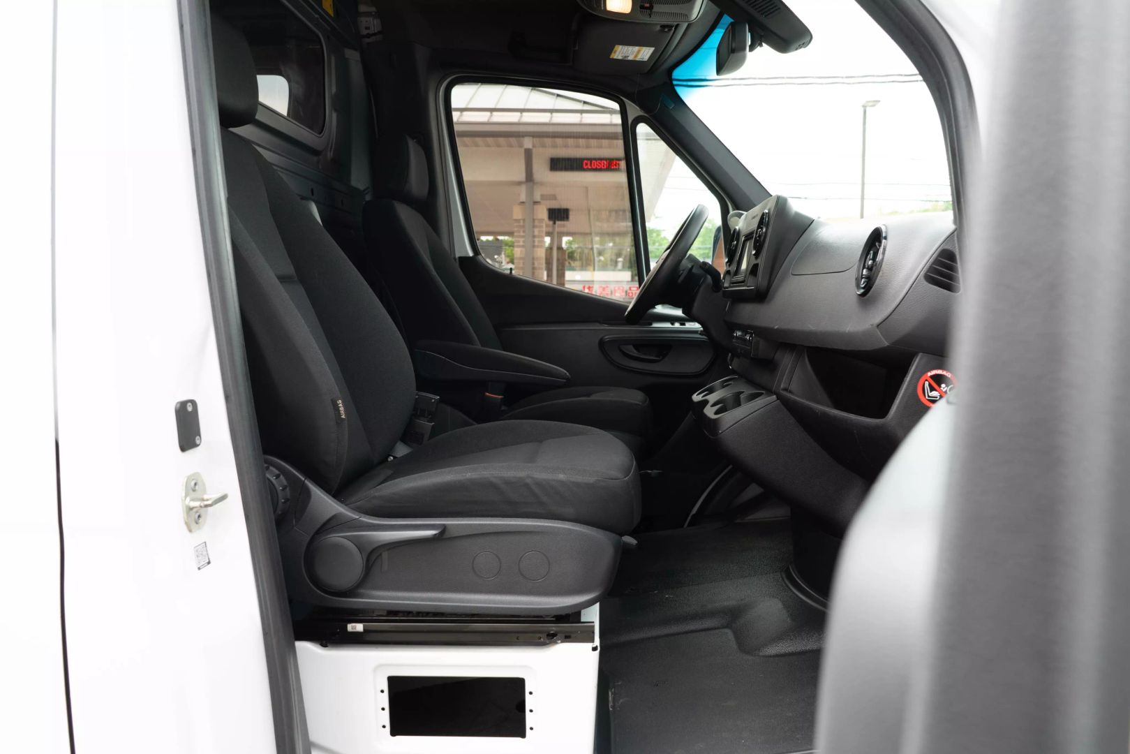2021 Mercedes-benz Sprinter 2500 Crew - Image 46