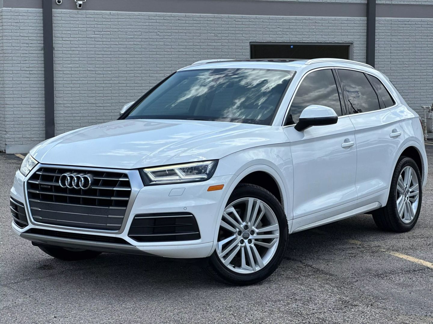2018 Audi Q5 - Image 2