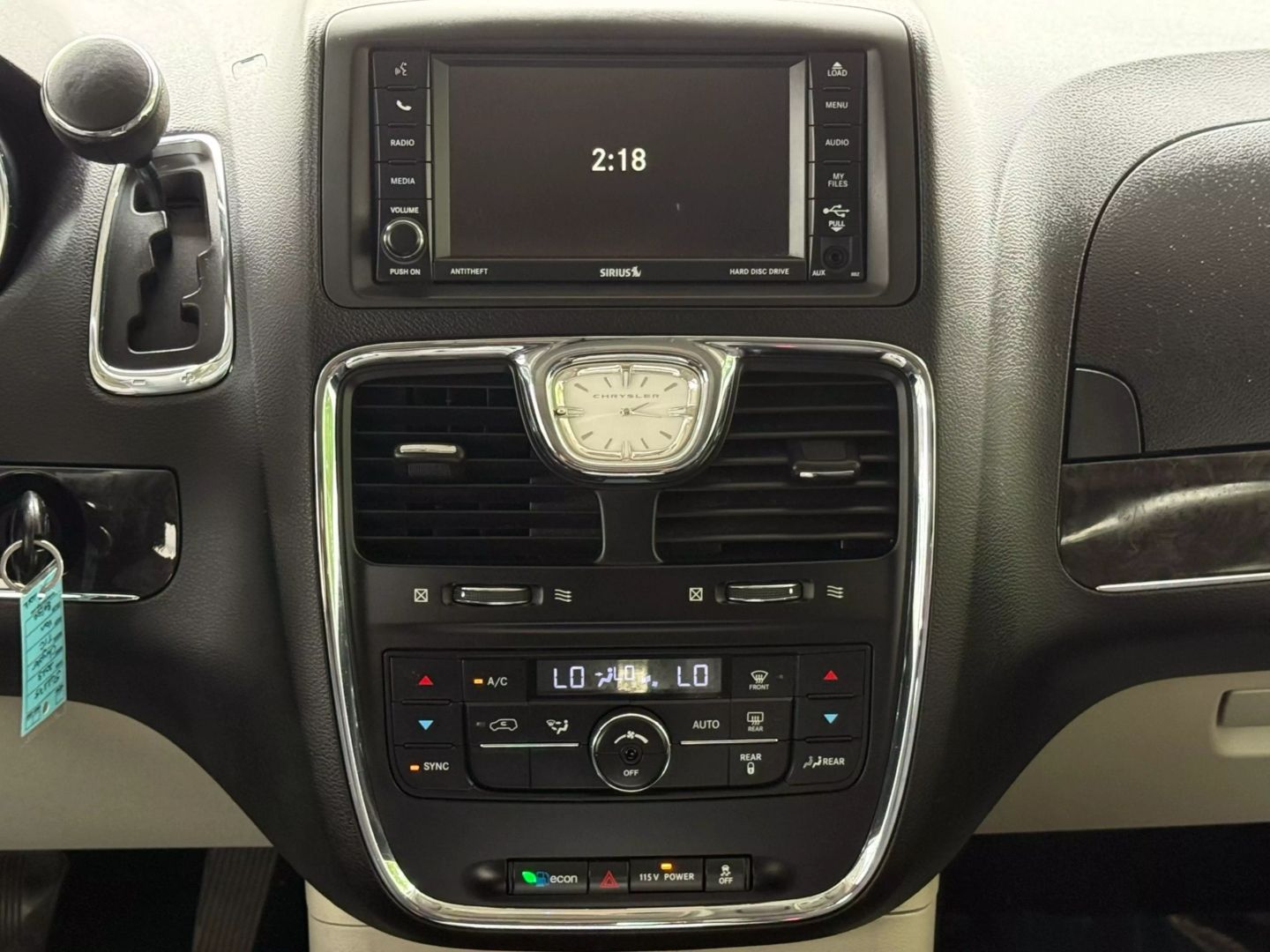 2013 Chrysler Town & Country - Image 27