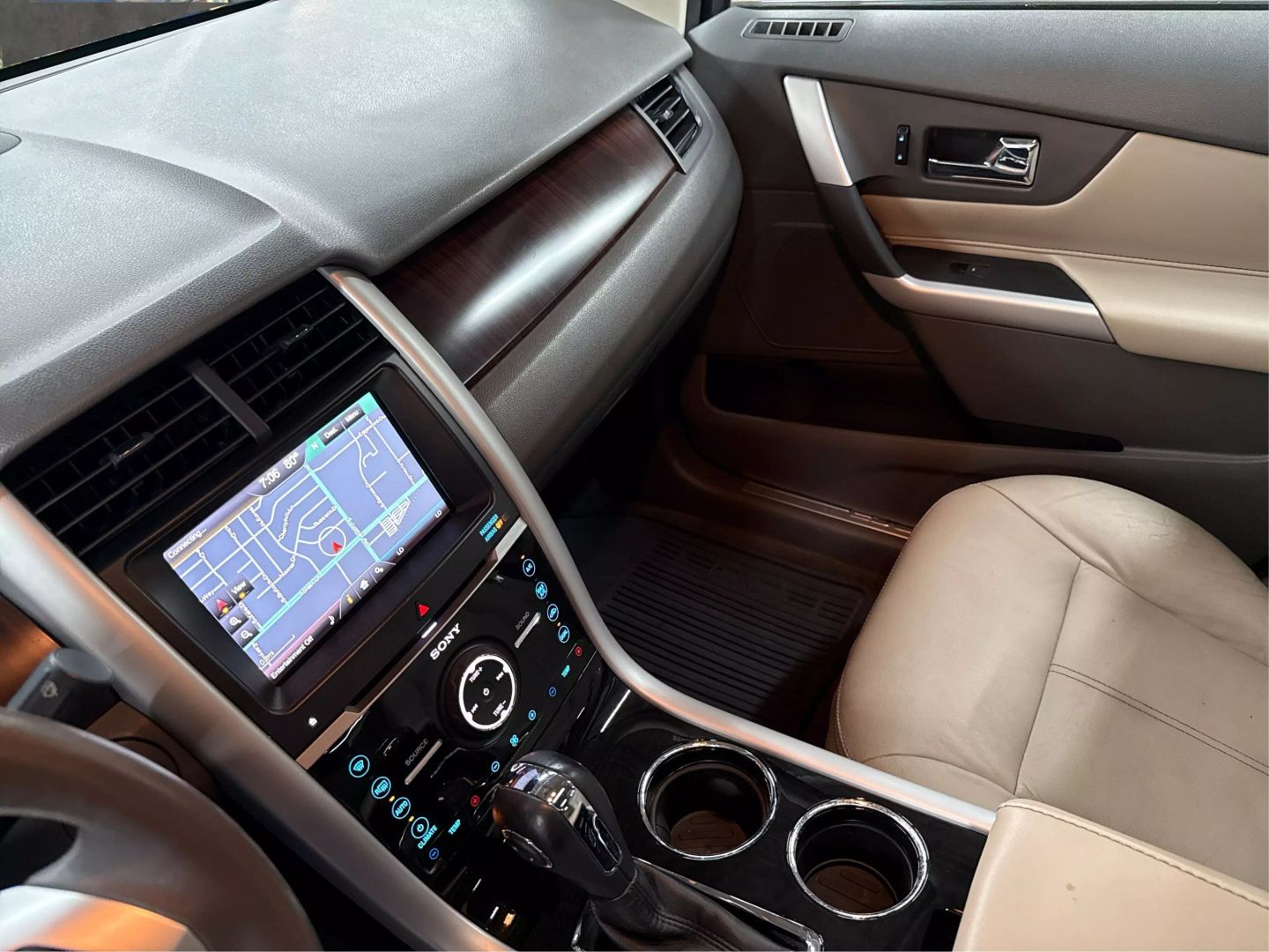 2014 Ford Edge - Image 32
