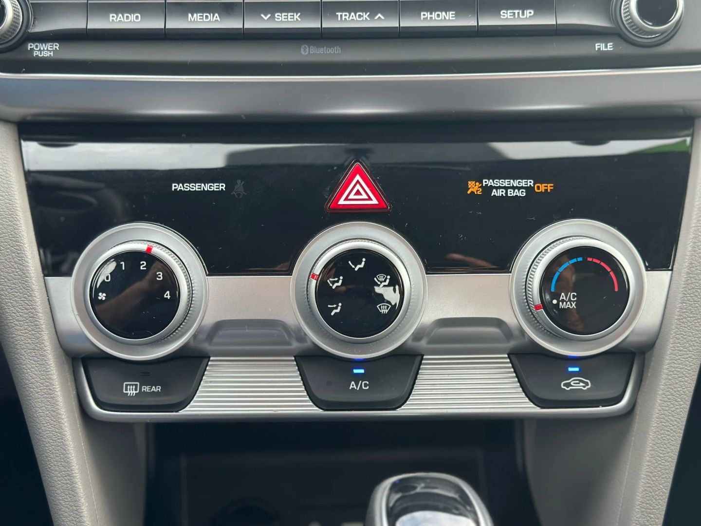 2019 HYUNDAI ELANTRA SEDAN 4-CYL, 2.0 LITER SE SEDAN 4D