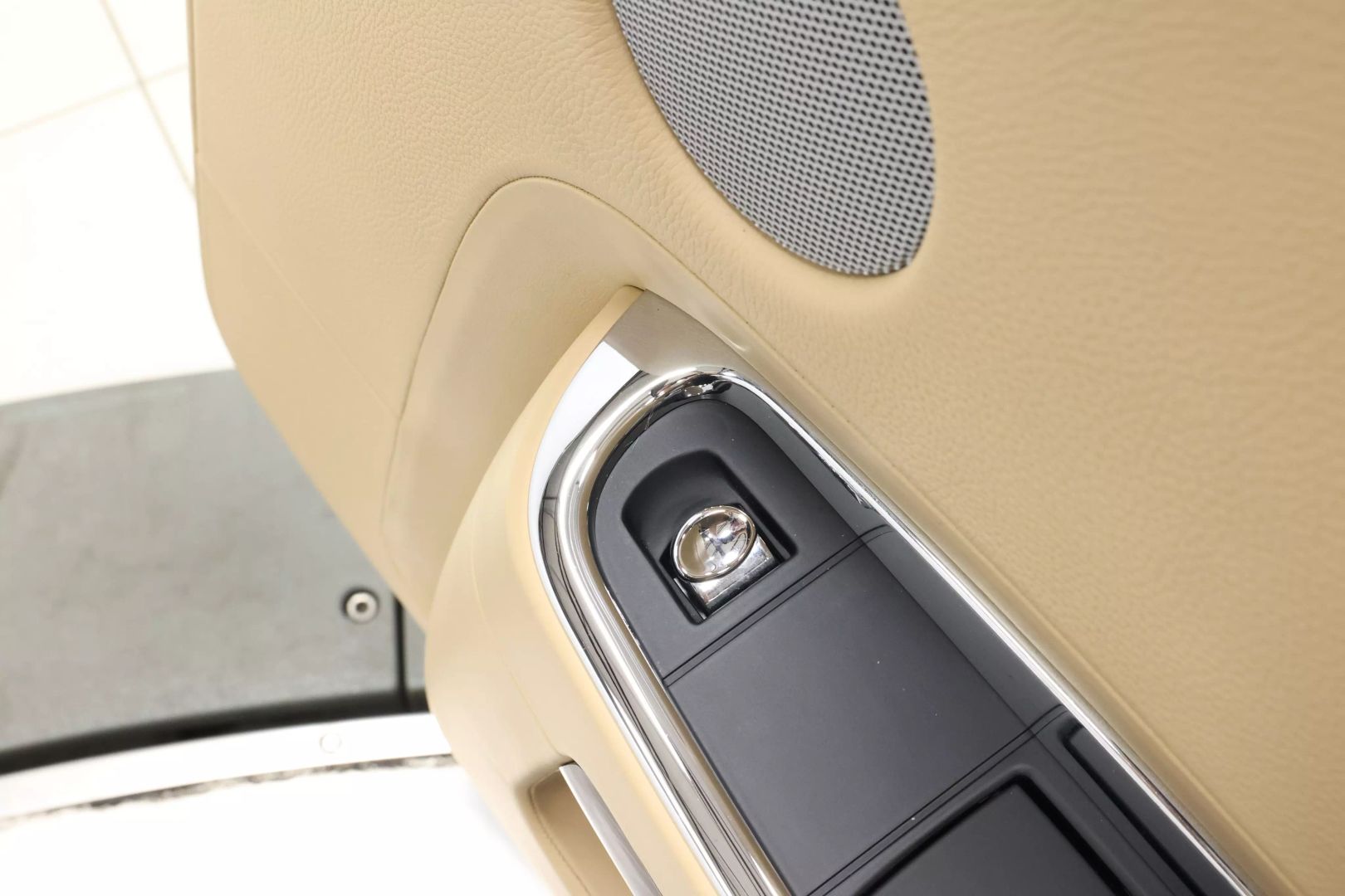 2010 Rolls-royce Ghost - Image 59