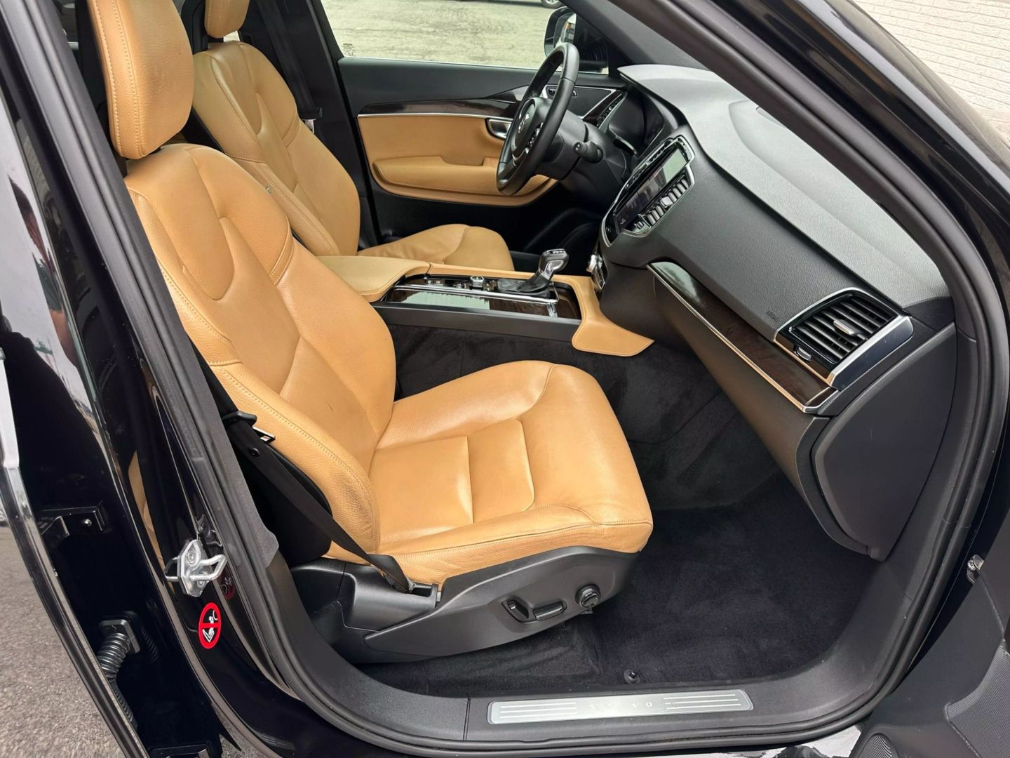 2017 Volvo Xc90 - Image 36