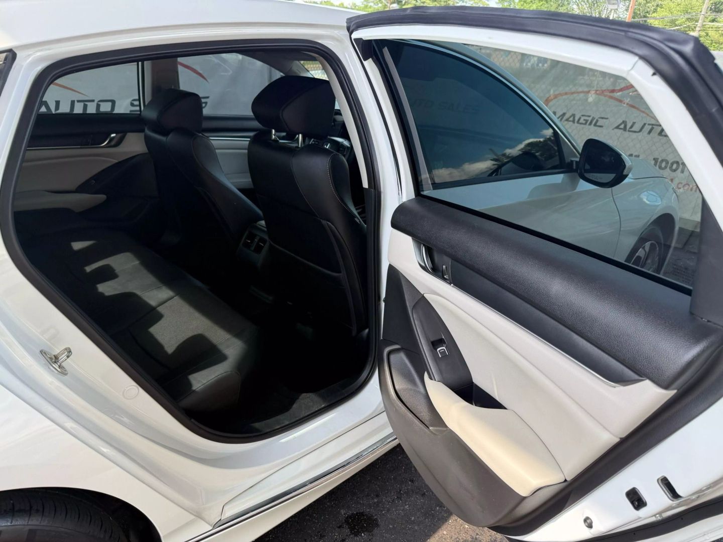 2018 Honda Accord - Image 21