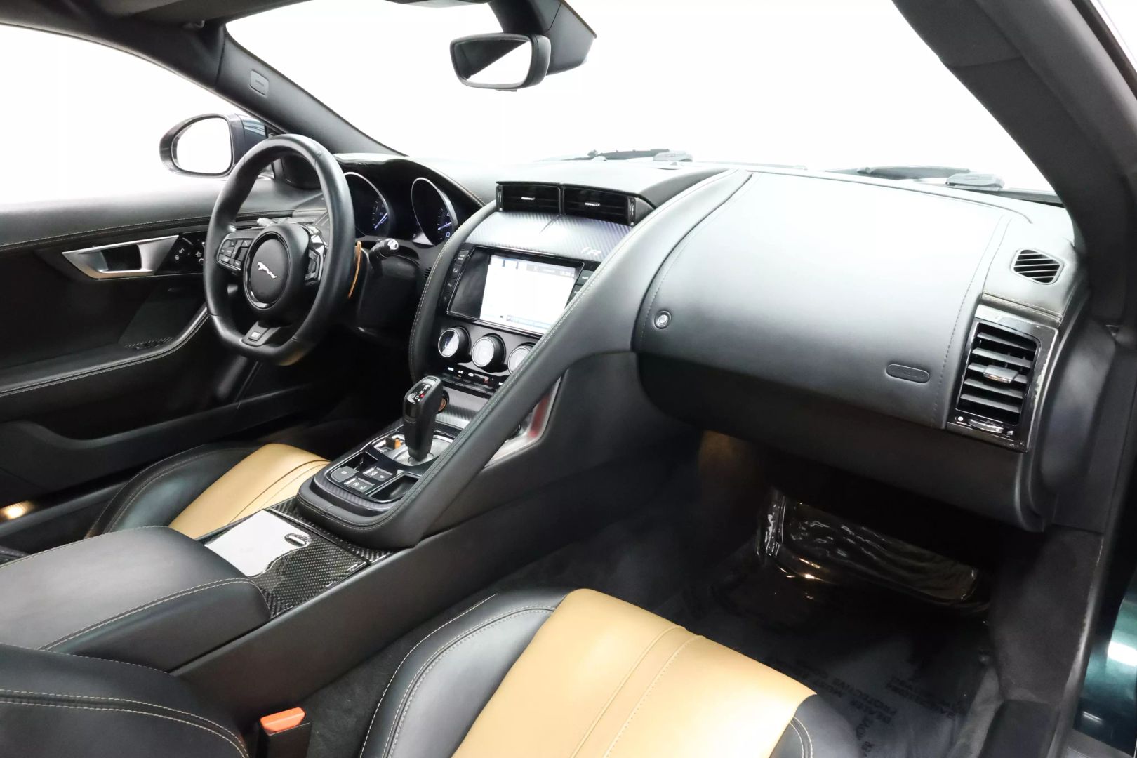 2015 Jaguar F-type - Image 65
