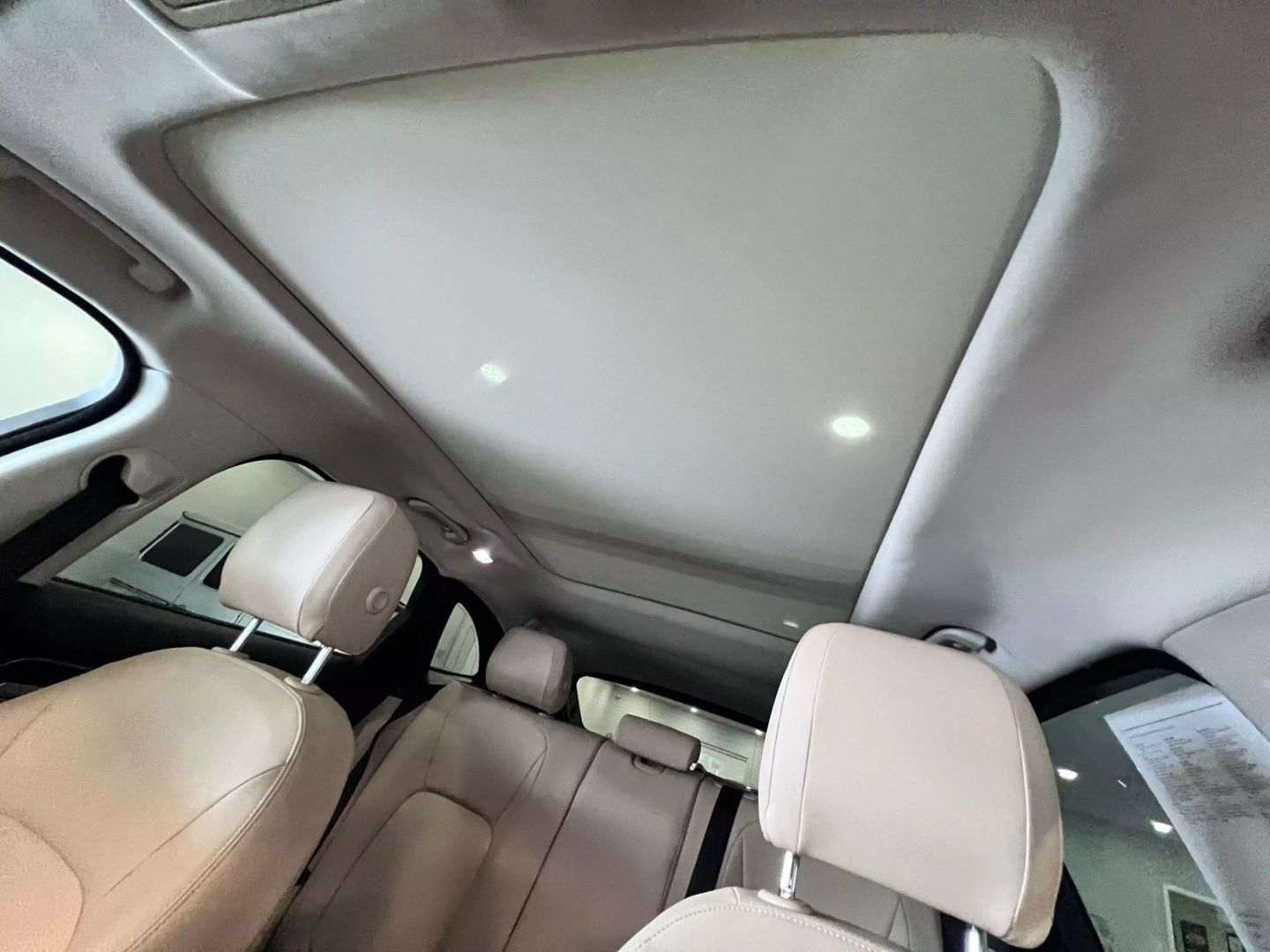 2018 Jaguar F-pace 25t Premium Sport Utility 4d - Image 30