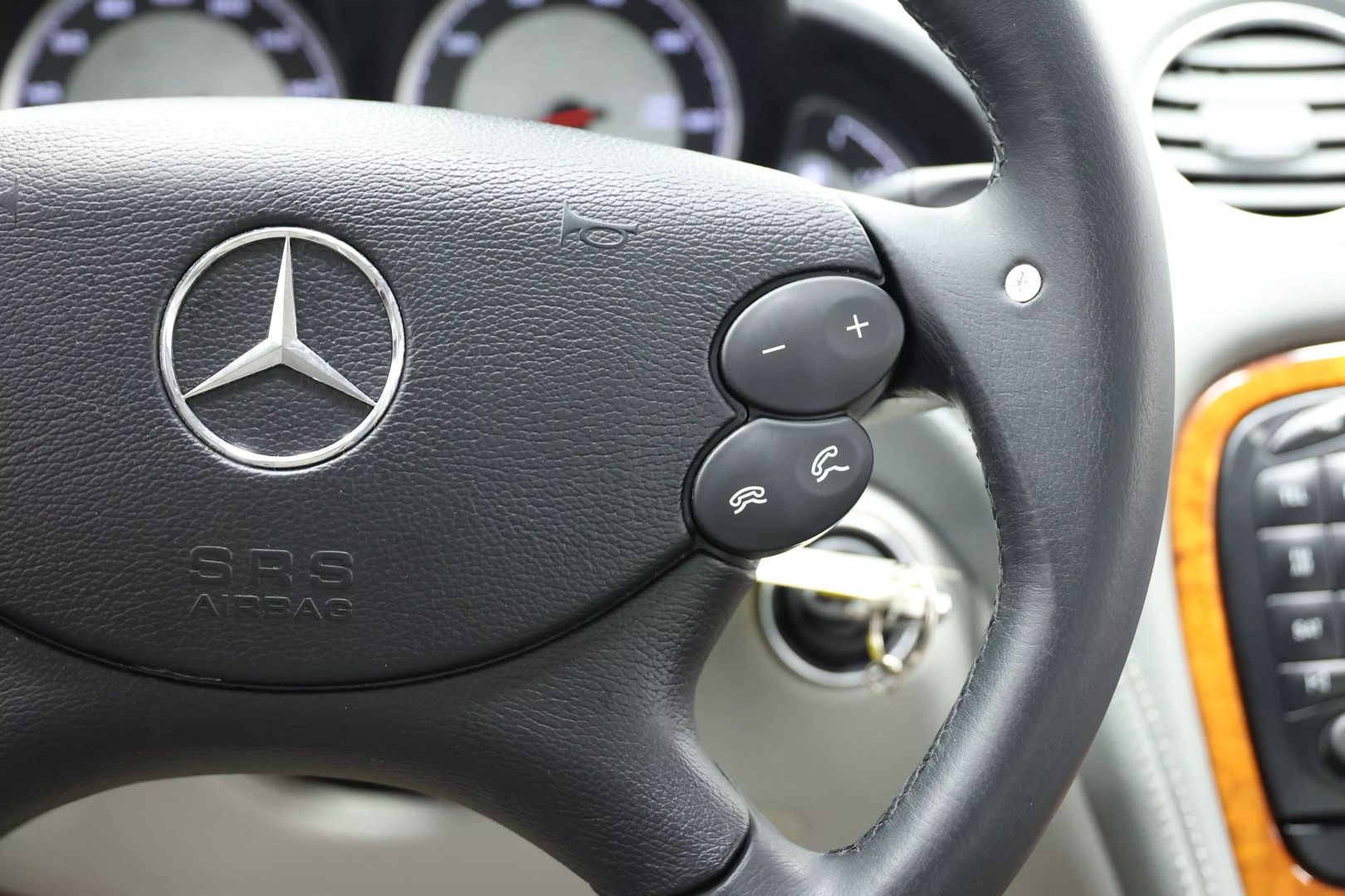 2004 Mercedes-benz Sl-class - Image 27