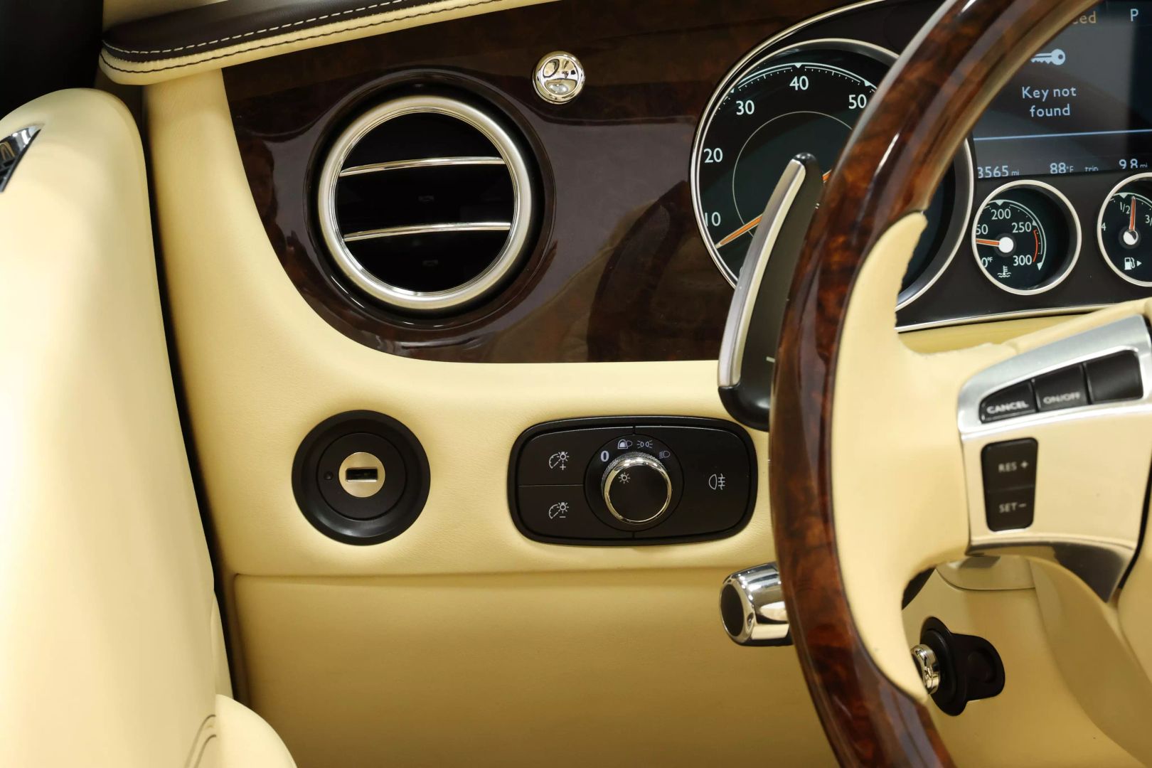 2016 Bentley Continental - Image 22