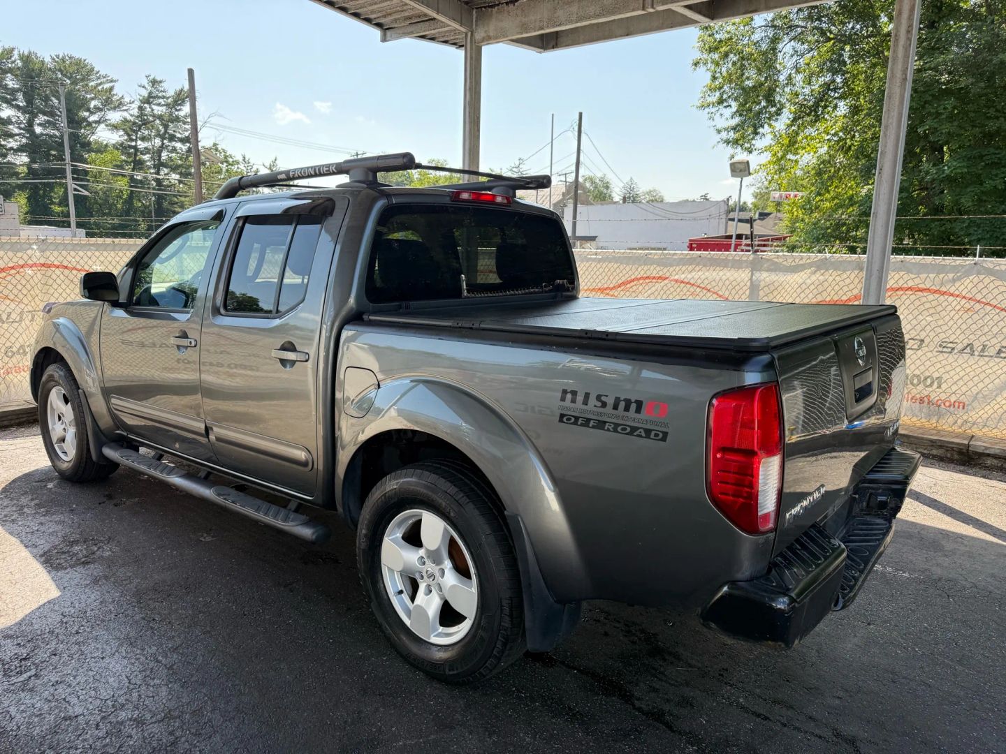 2005 Nissan Frontier Crew Cab - Image 13