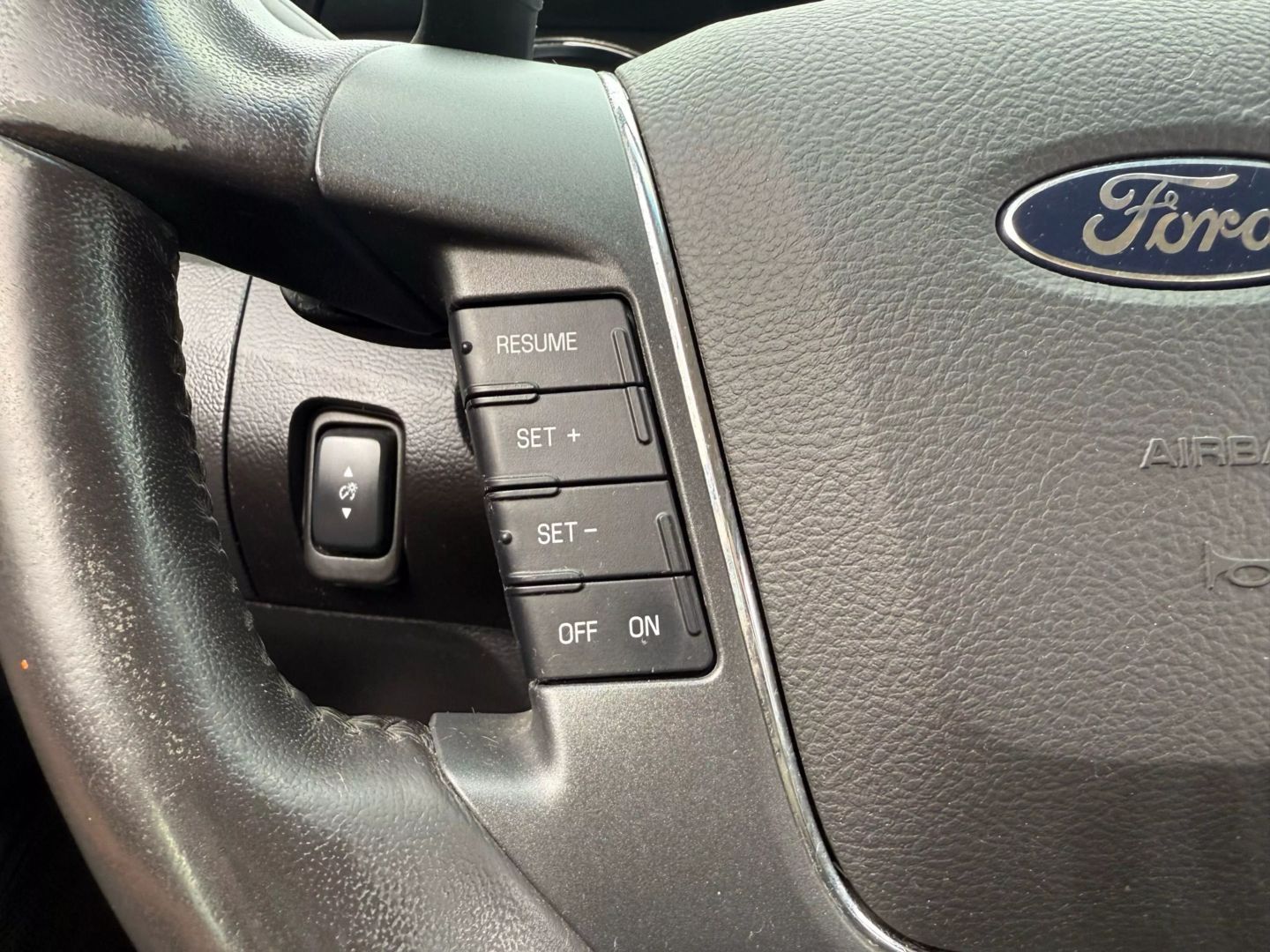 2012 Ford Taurus - Image 29