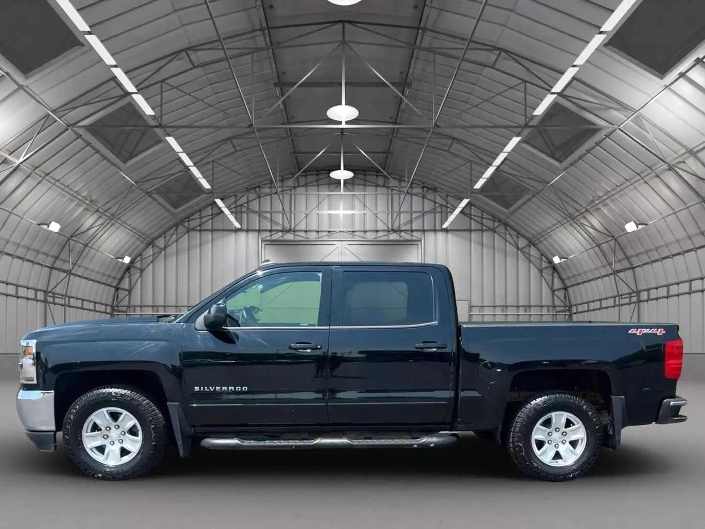 Used 2017 Chevrolet Silverado 1500 LT with VIN 3GCUKREH2HG369481 for sale in Kansas City