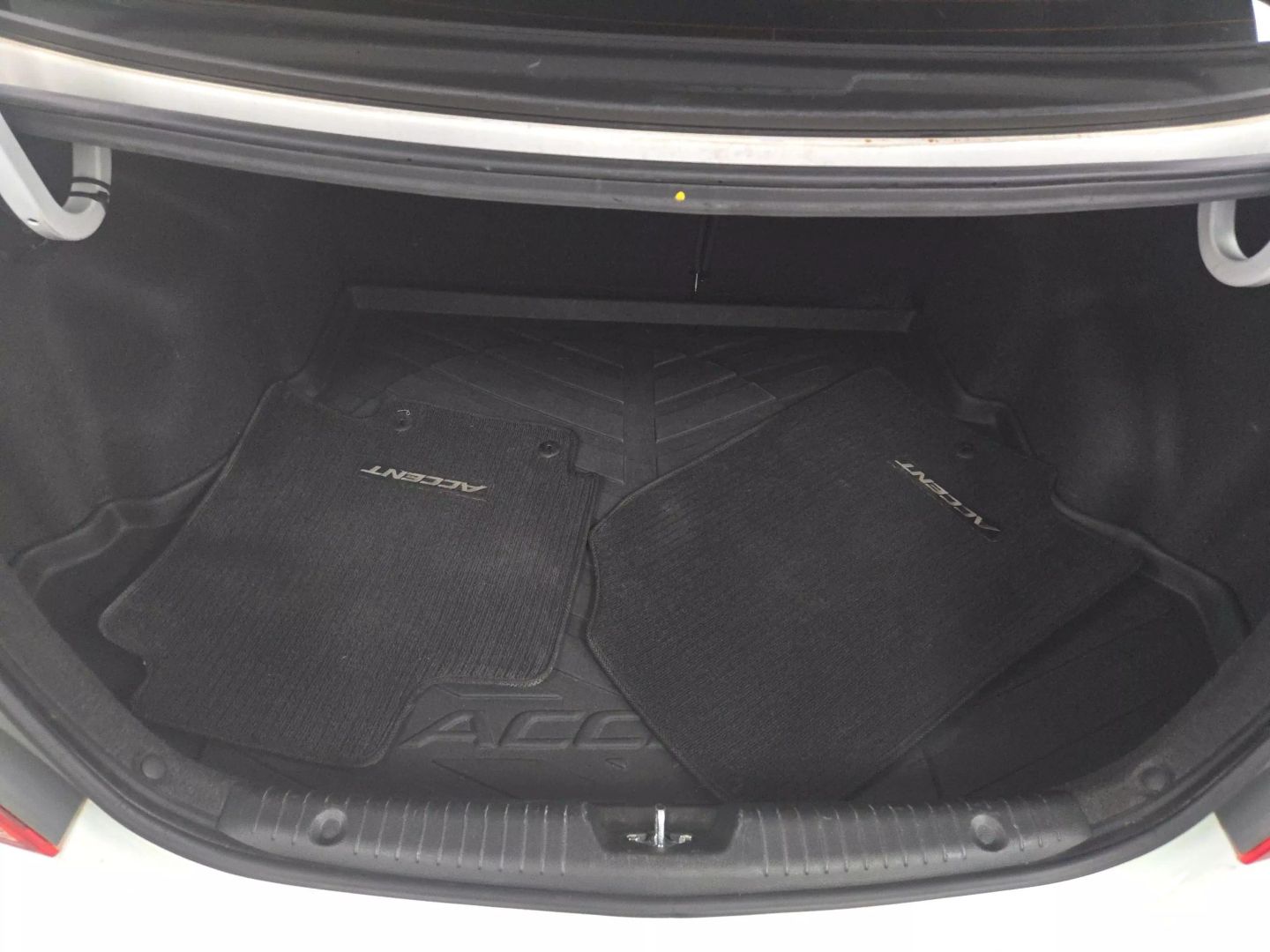2015 Hyundai Accent - Image 11