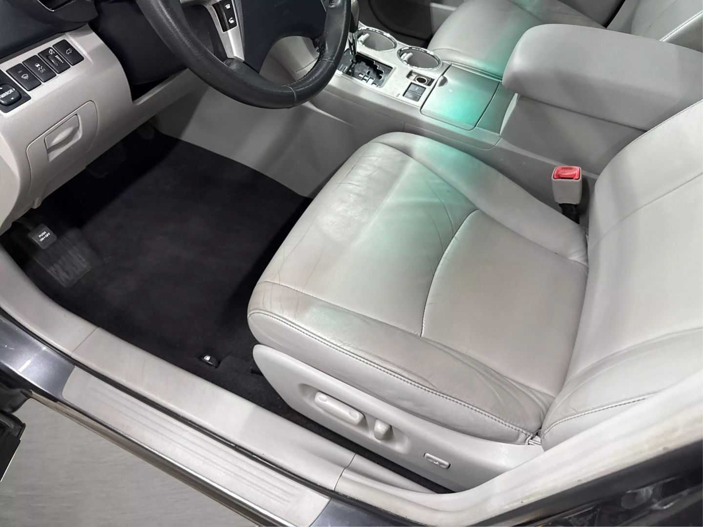 2013 Toyota Highlander - Image 35