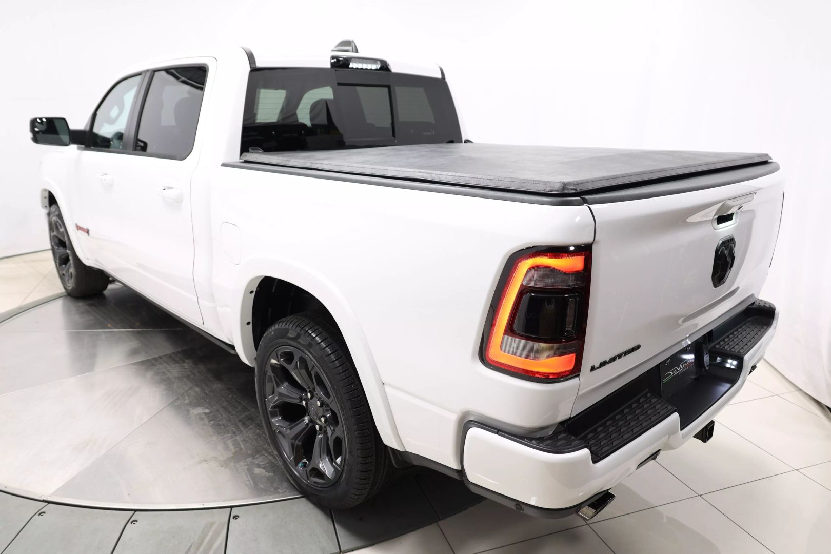 2023 Ram 1500 Crew Cab - Image 58