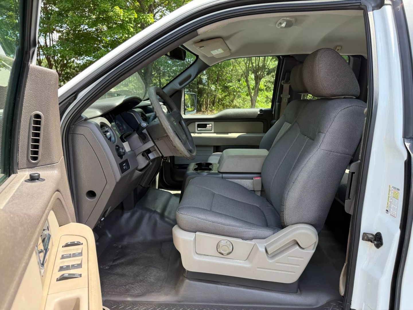 2010 Ford F150 Super Cab - Image 10