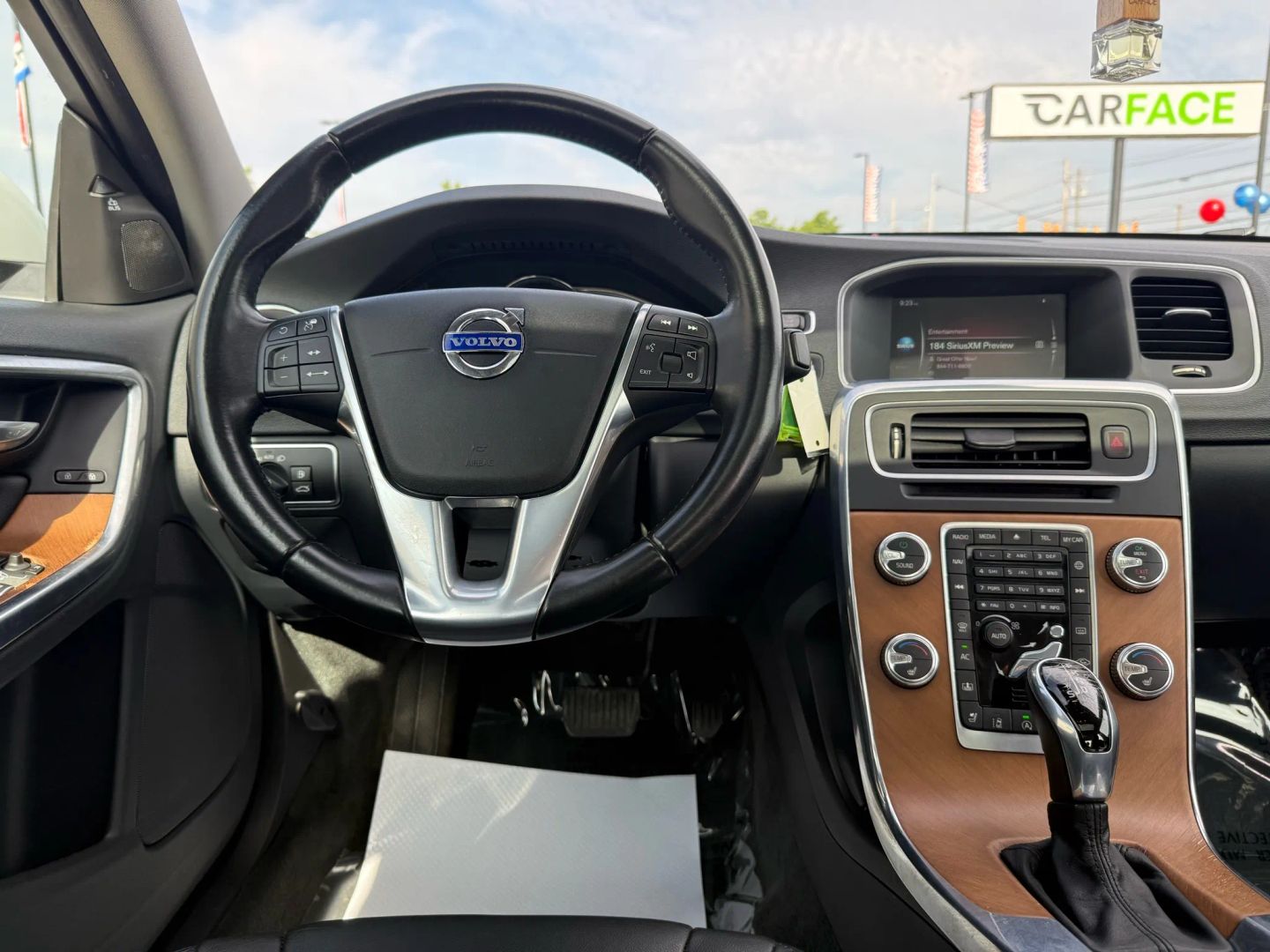 2016 Volvo S60 - Image 25