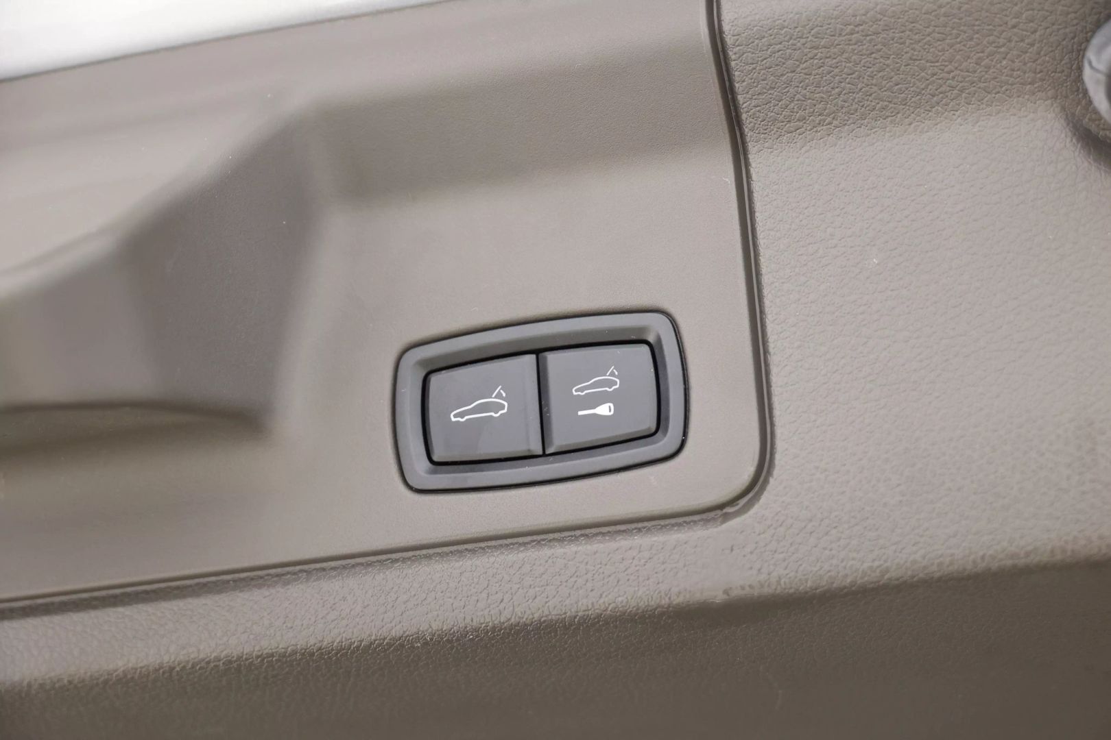 2014 Porsche Panamera - Image 8