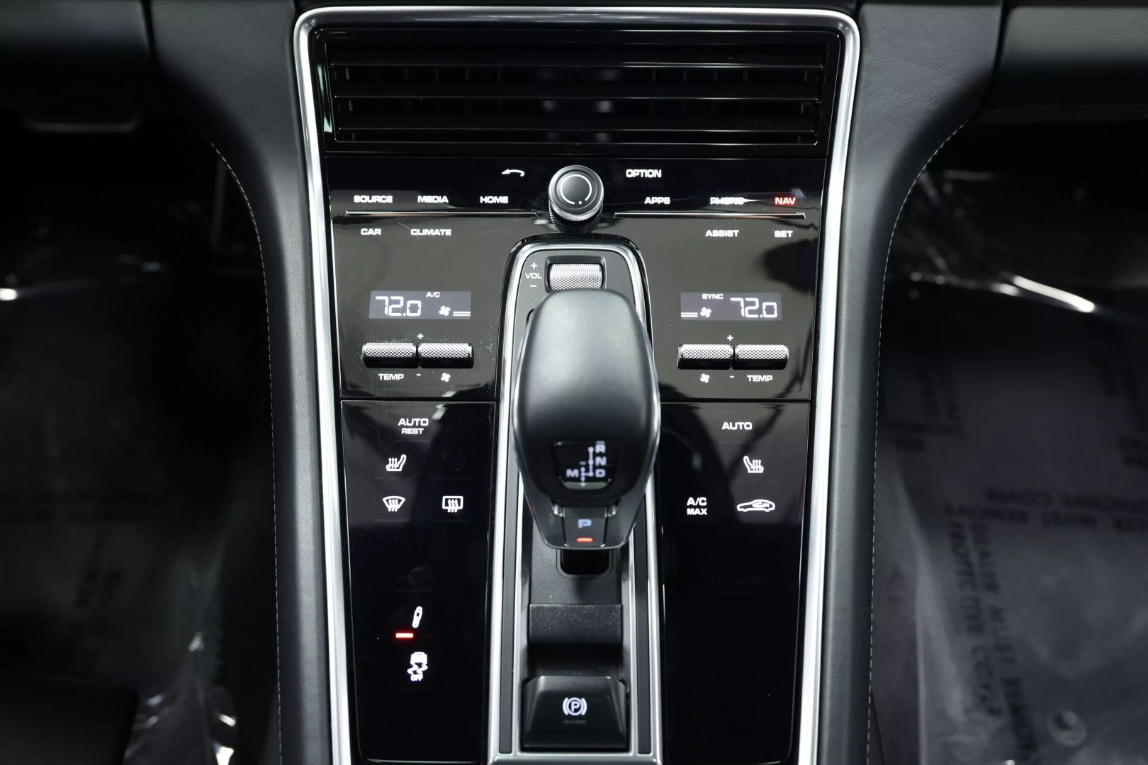 2020 Porsche Panamera - Image 41