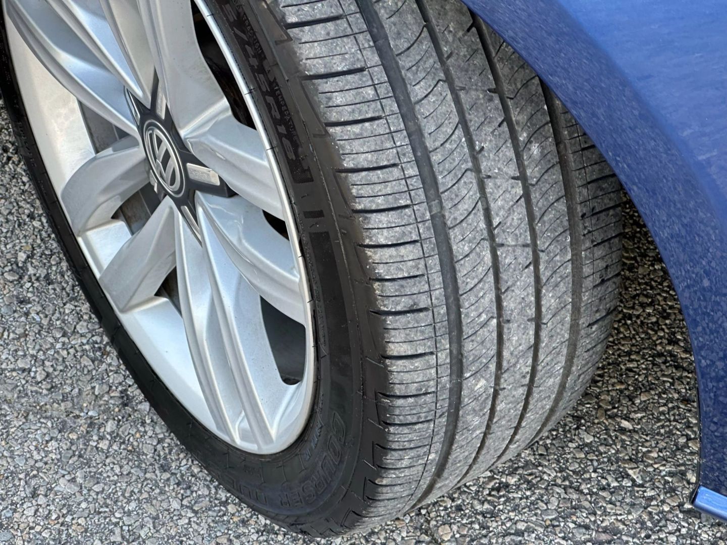 2017 Volkswagen Passat - Image 41
