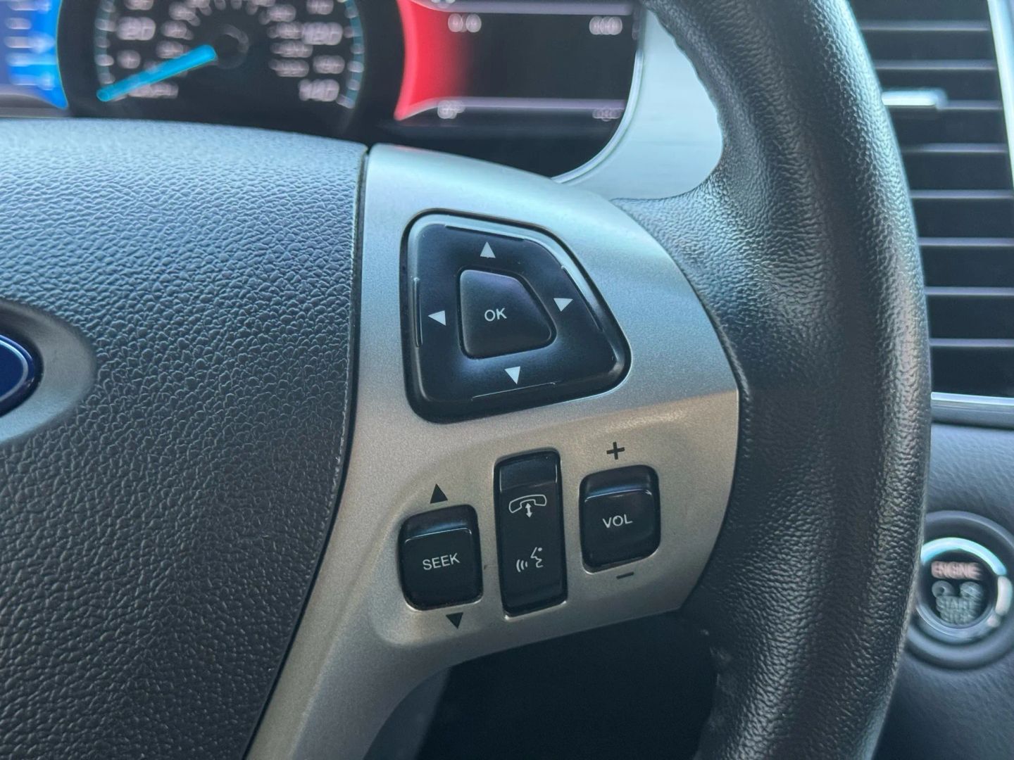 2016 Ford Taurus - Image 22