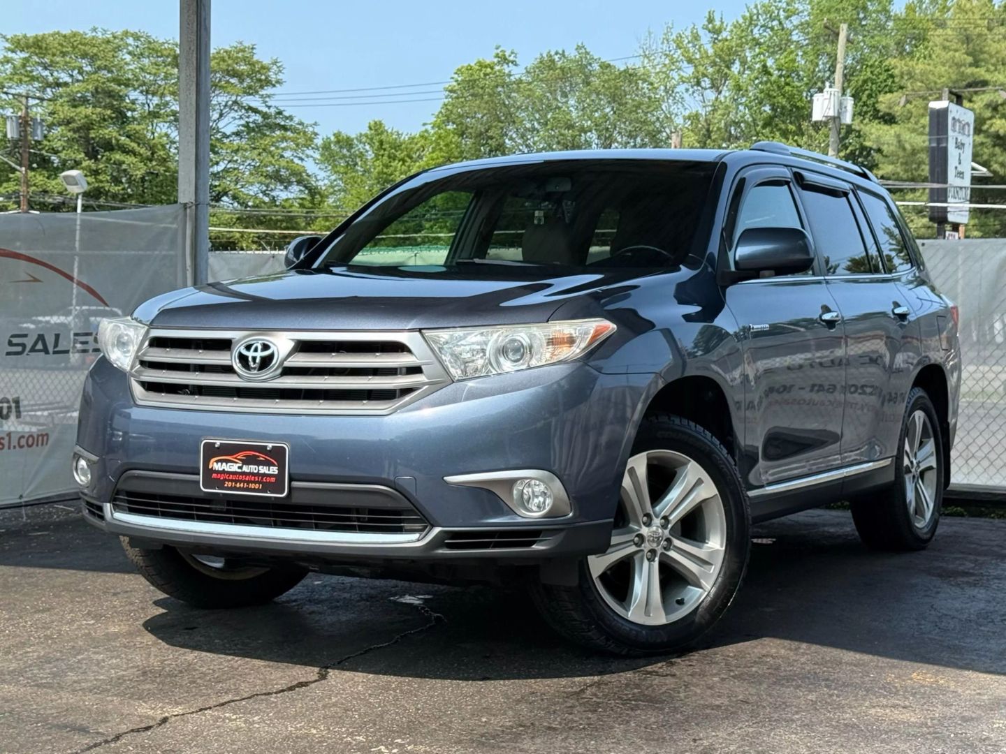 2013 Toyota Highlander - Image 1