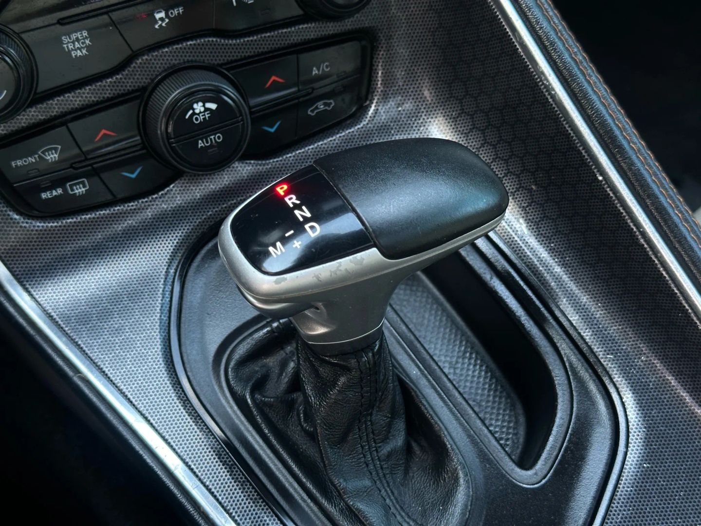 2016 Dodge Challenger - Image 28