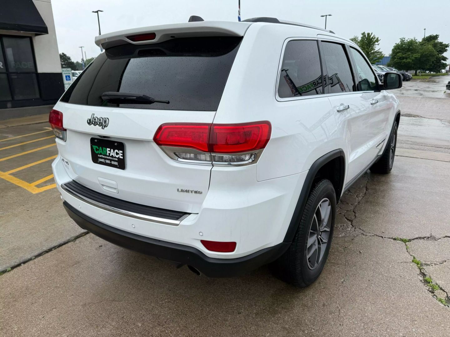 2019 Jeep Grand Cherokee - Image 16