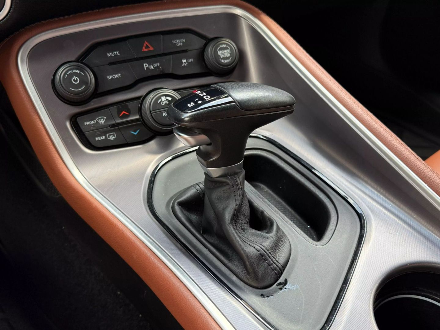 2021 Dodge Challenger - Image 23