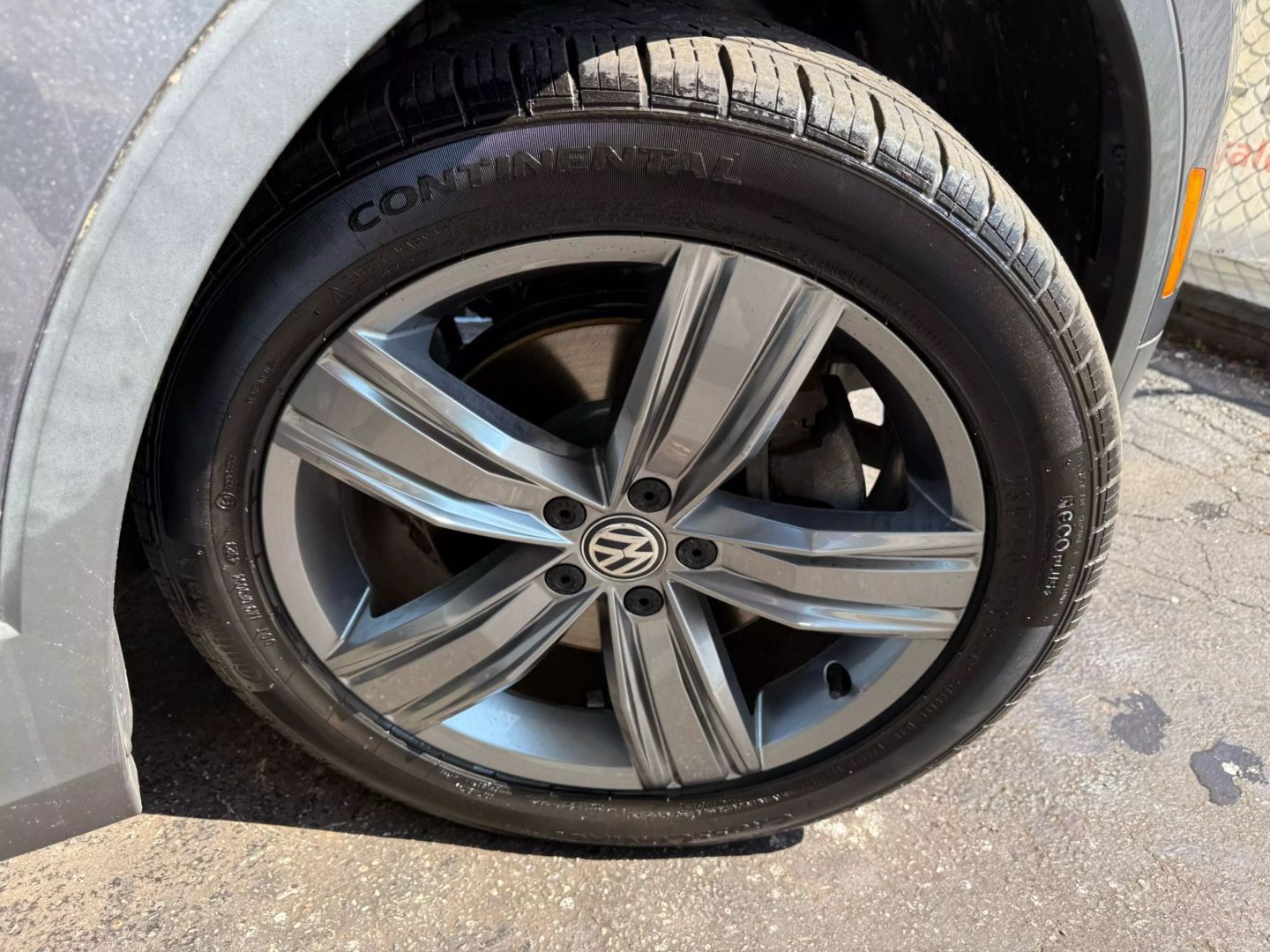 2020 Volkswagen Tiguan - Image 50