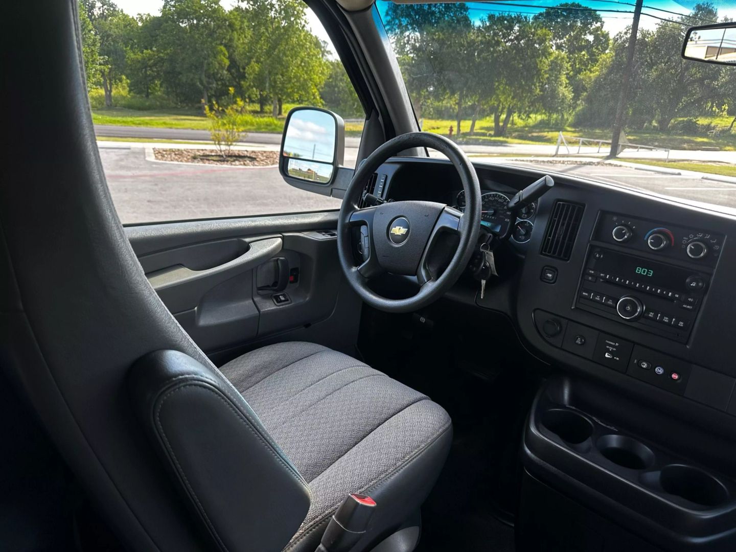 2014 Chevrolet Express 3500 Passenger - Image 21